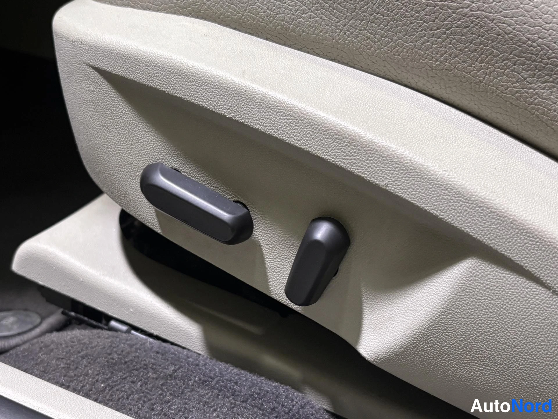 Grey Saab 9-3 2009, detail, photo 14