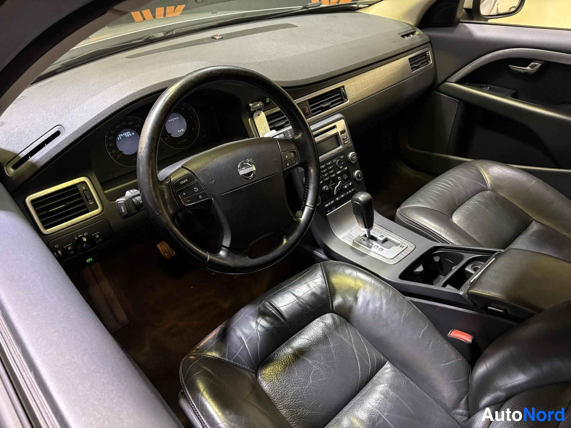 Grey Volvo XC70 2008, cockpit, photo 7