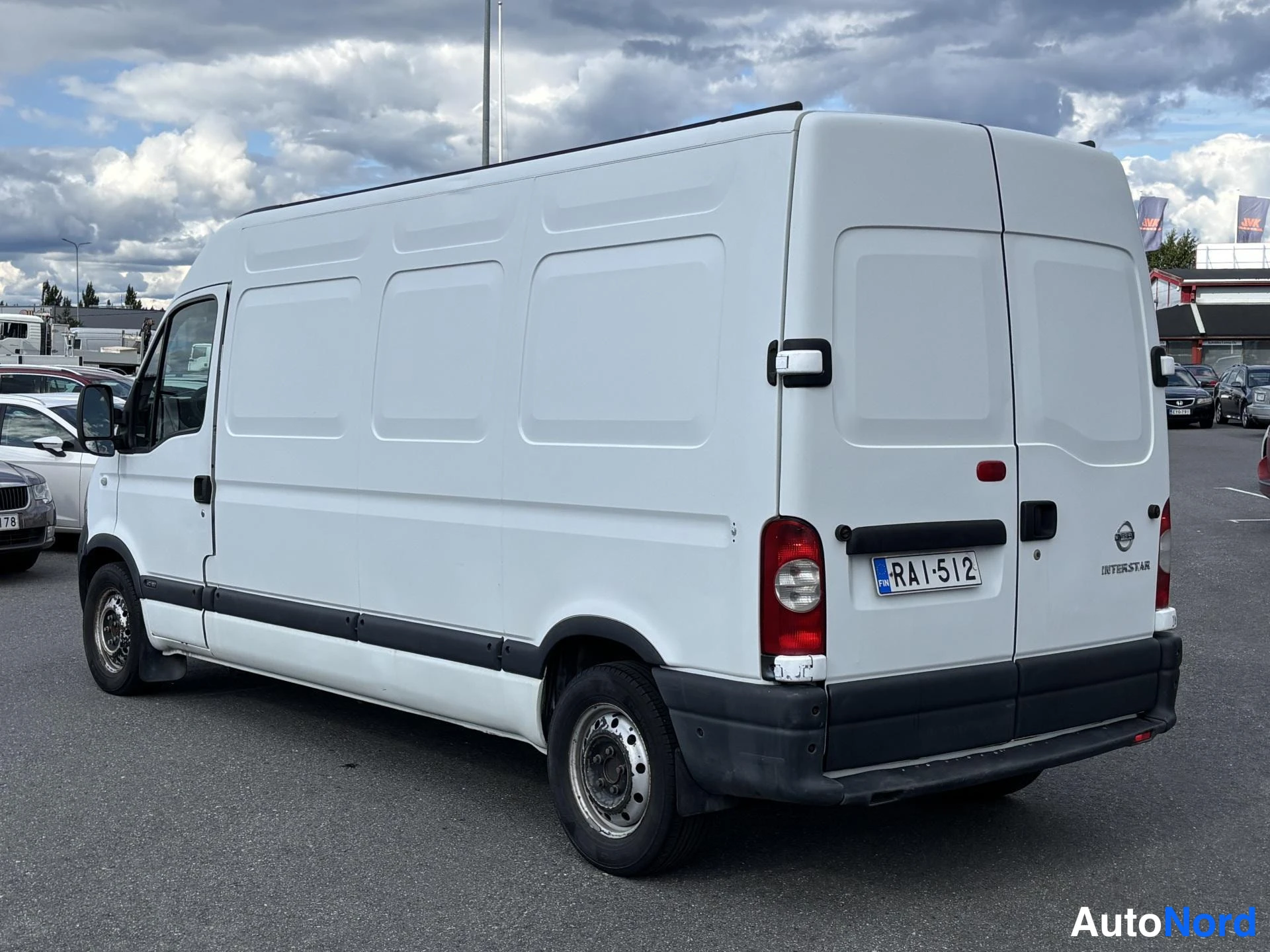 White Nissan Interstar 2008, rear three-quarter, photo 4