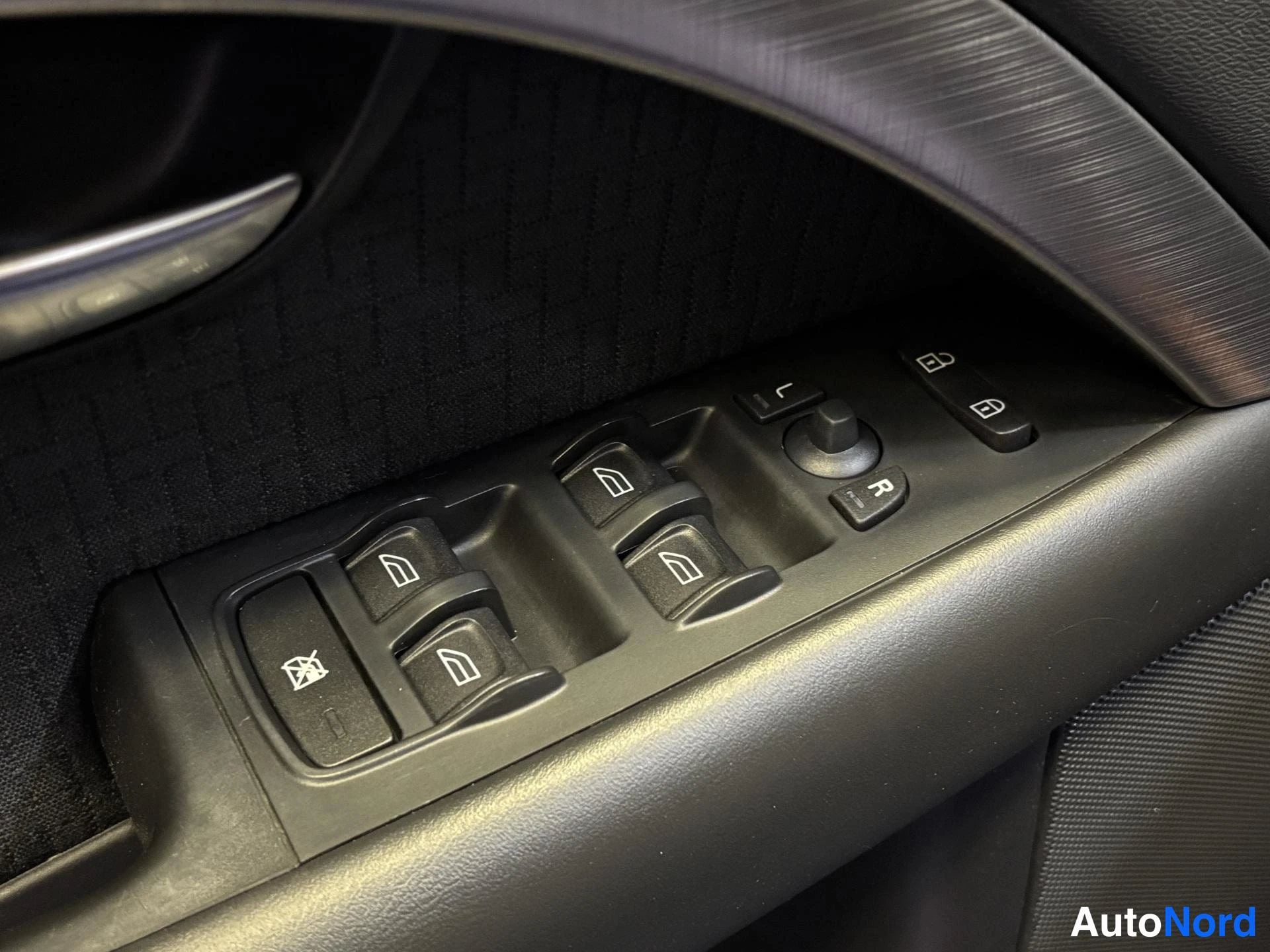Beige Volvo V70 2008, detail, photo 12