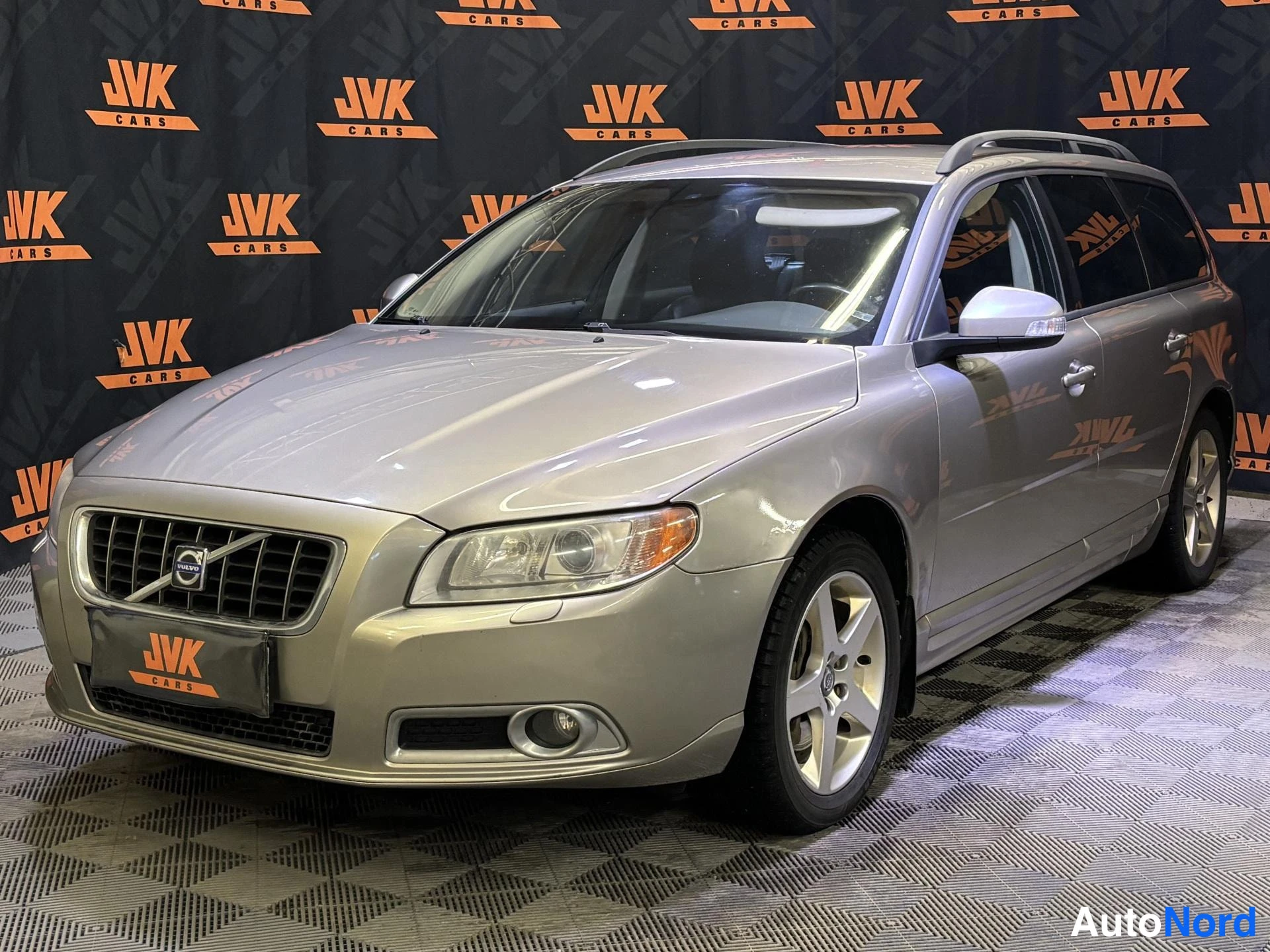 Volvo V70 2,4D Momentum Business 2008