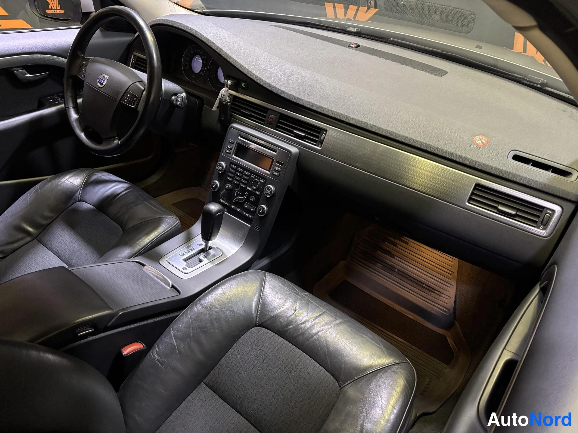 Beige Volvo V70 2008, cockpit, photo 7