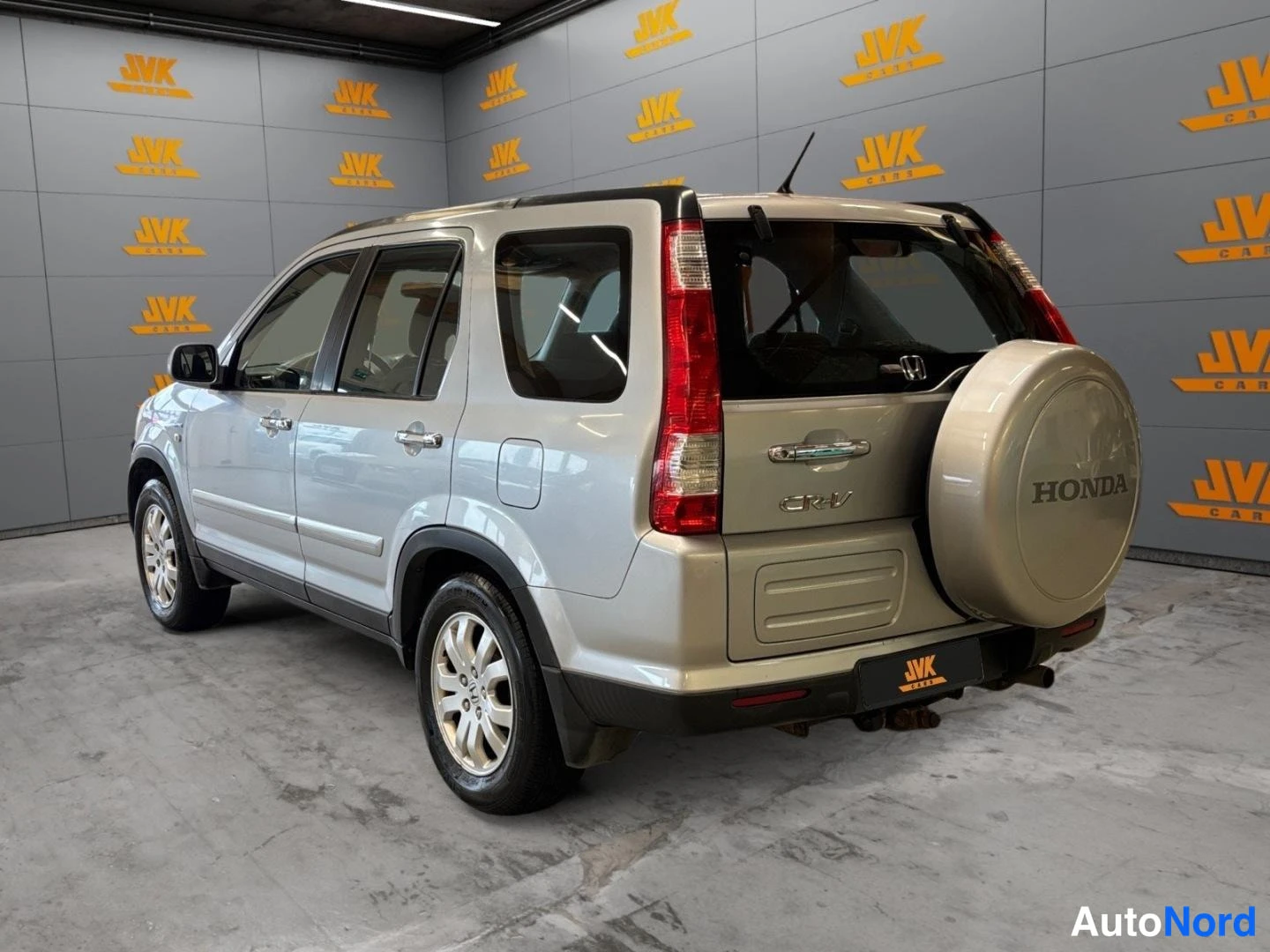 Grey Honda CR-V 2005, rear three-quarter, photo 6