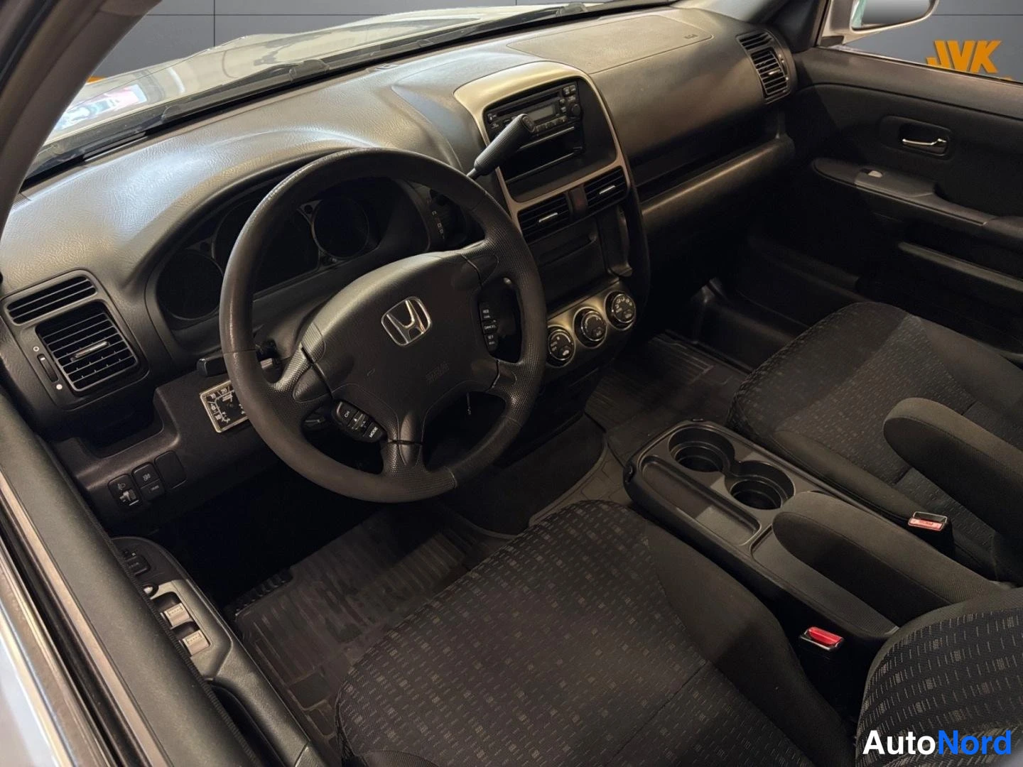 Grey Honda CR-V 2005, cockpit, photo 8