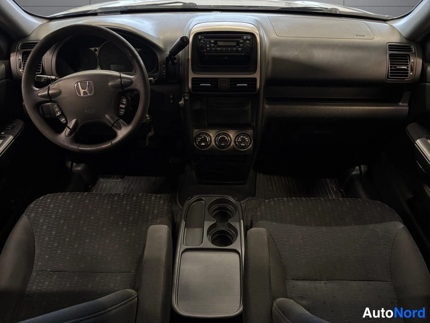 Grey Honda CR-V 2005, cockpit, photo 7