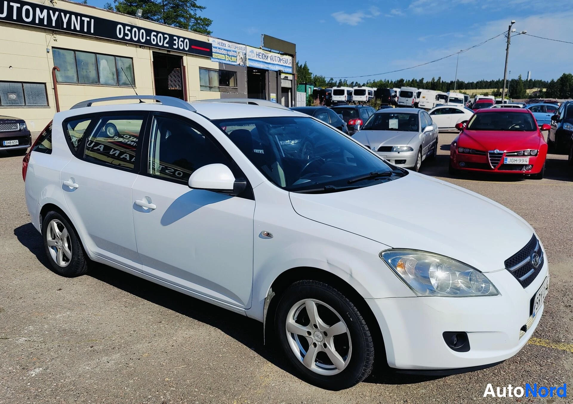 Vit Kia Ceed 2008, snett framifrån, fronten åt höger, bild 3