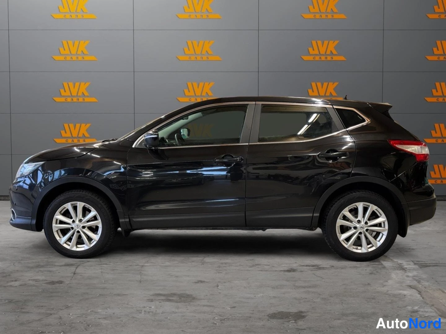 Musta Nissan Qashqai 2014, sivulta, kuva 4