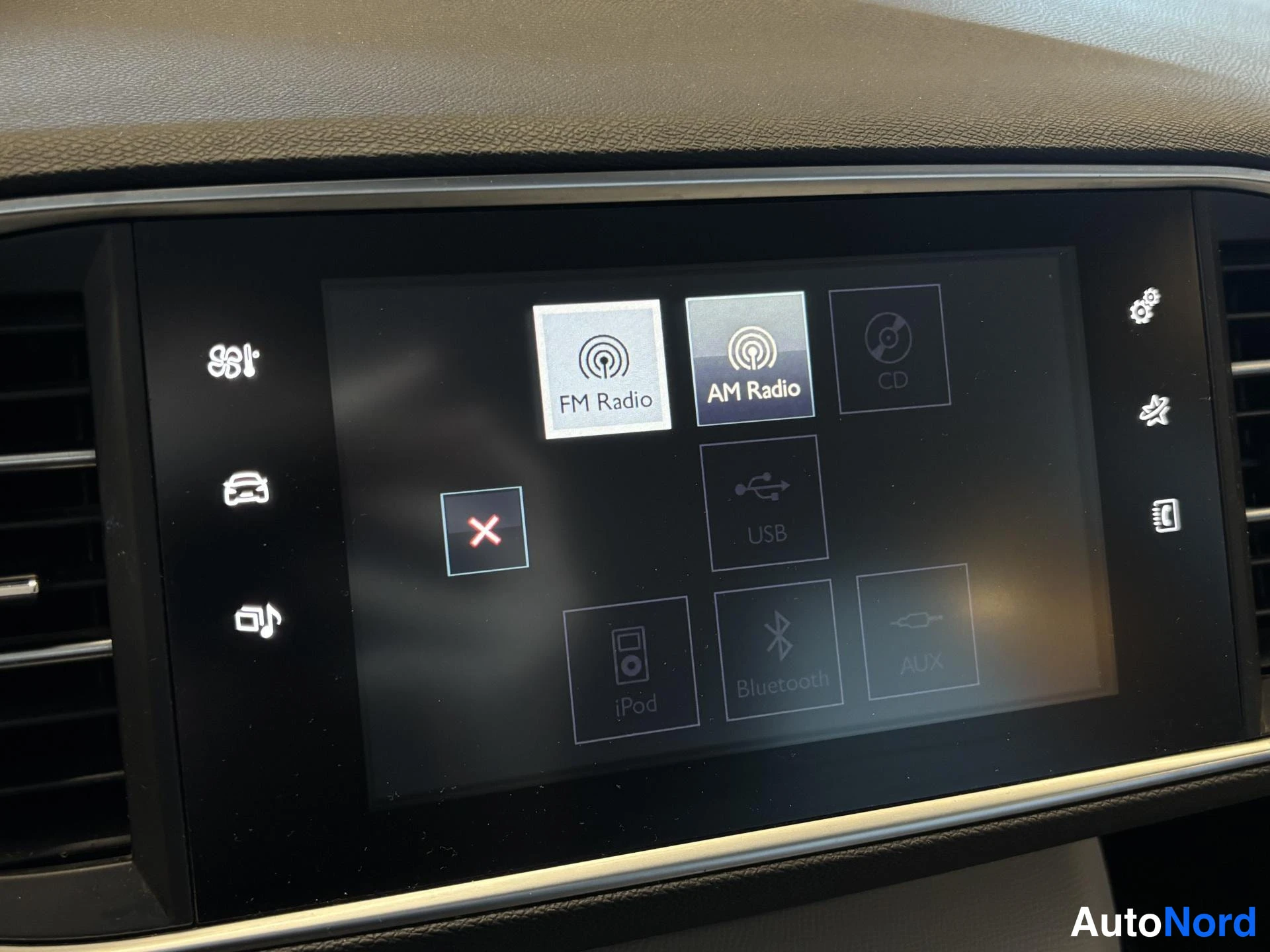 White Peugeot 308 2014, detail, photo 16