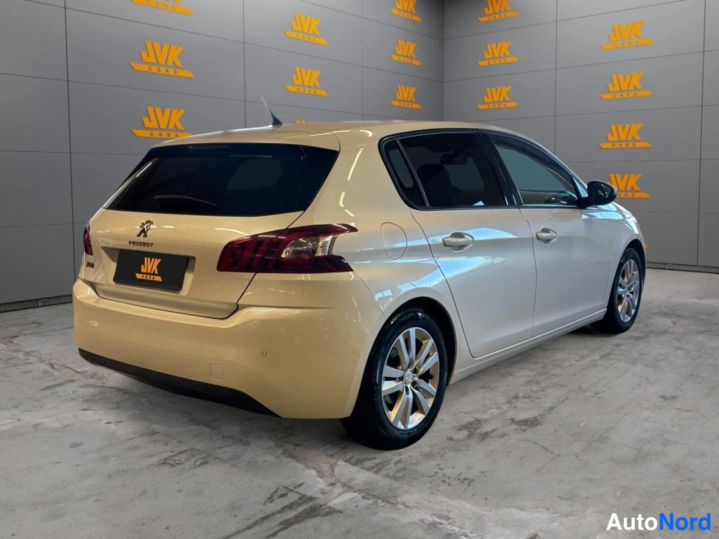 White Peugeot 308 2014, rear three-quarter, photo 5