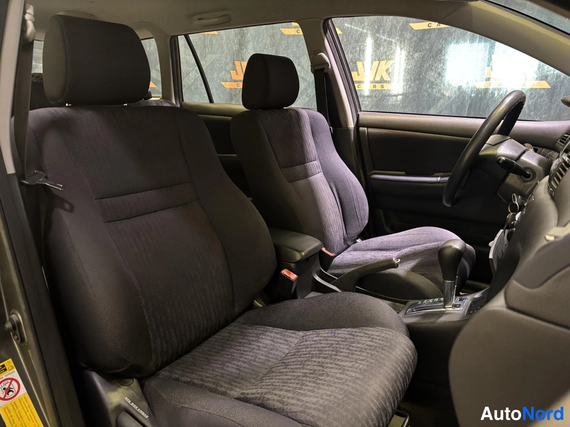 Grey Toyota Corolla 2002, front seats, photo 8