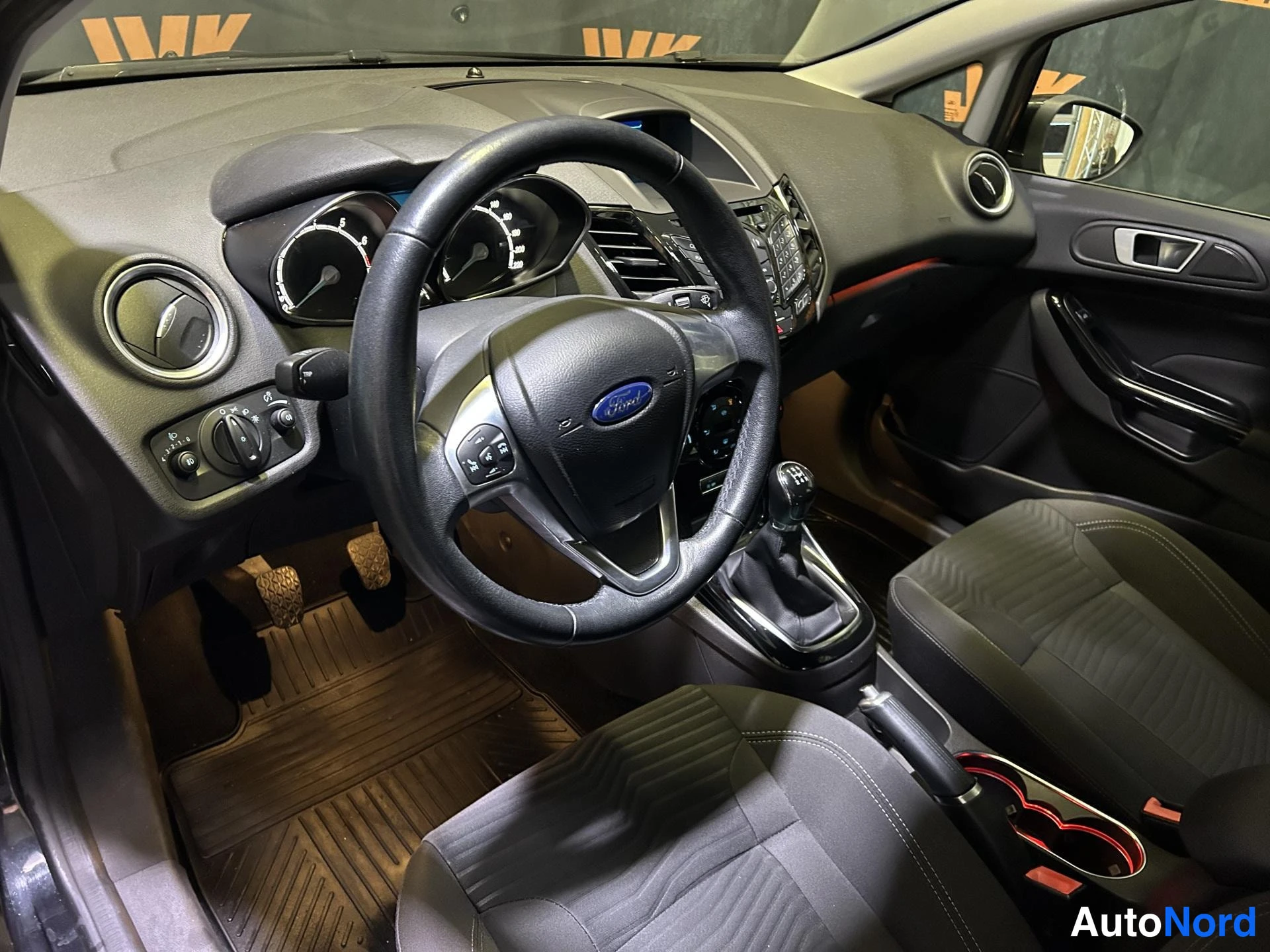 Black Ford Fiesta 2015, cockpit, photo 7