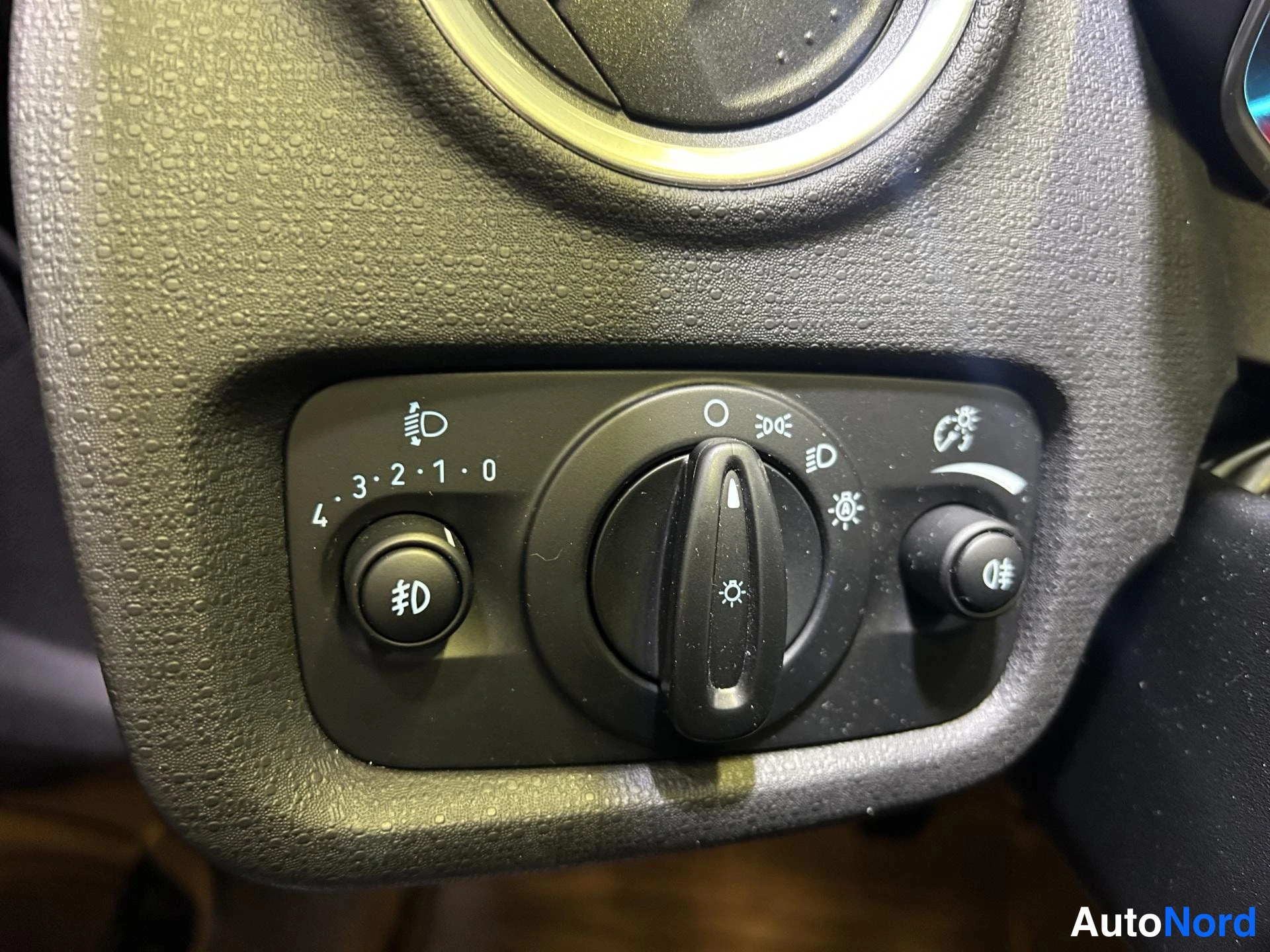 Black Ford Fiesta 2015, detail, photo 16