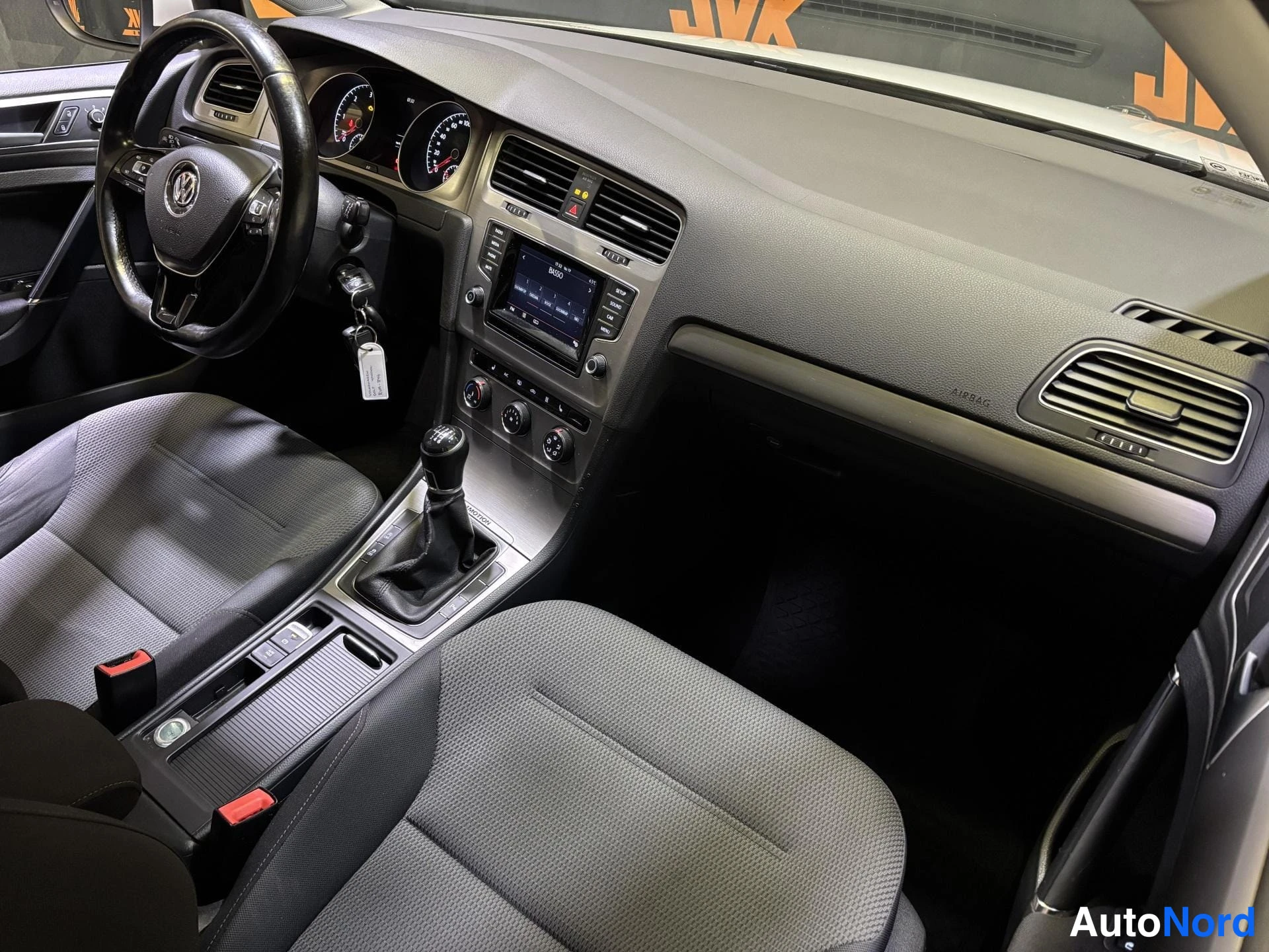 White Volkswagen Golf 2015, cockpit, photo 9