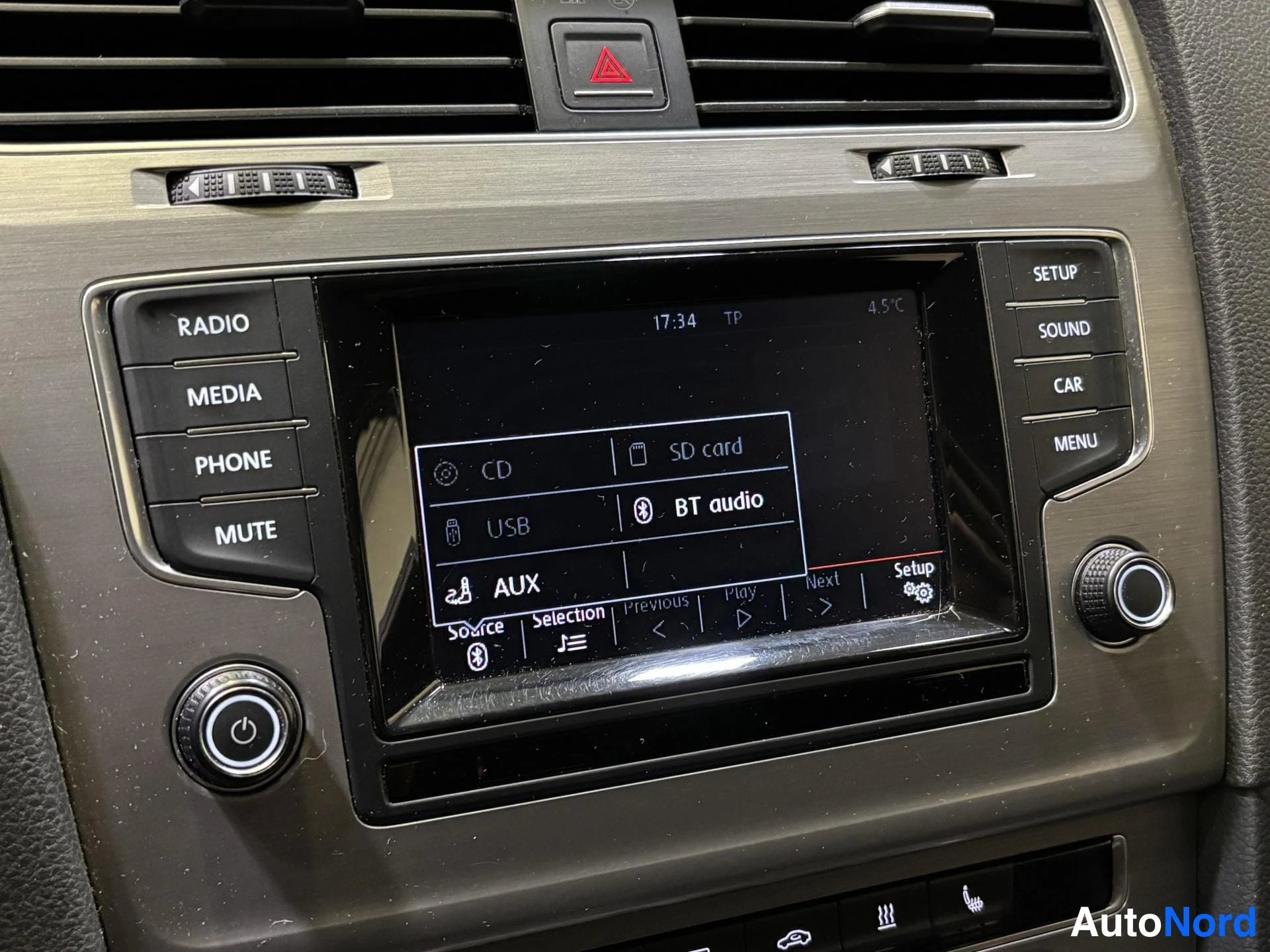 White Volkswagen Golf 2015, detail, photo 14
