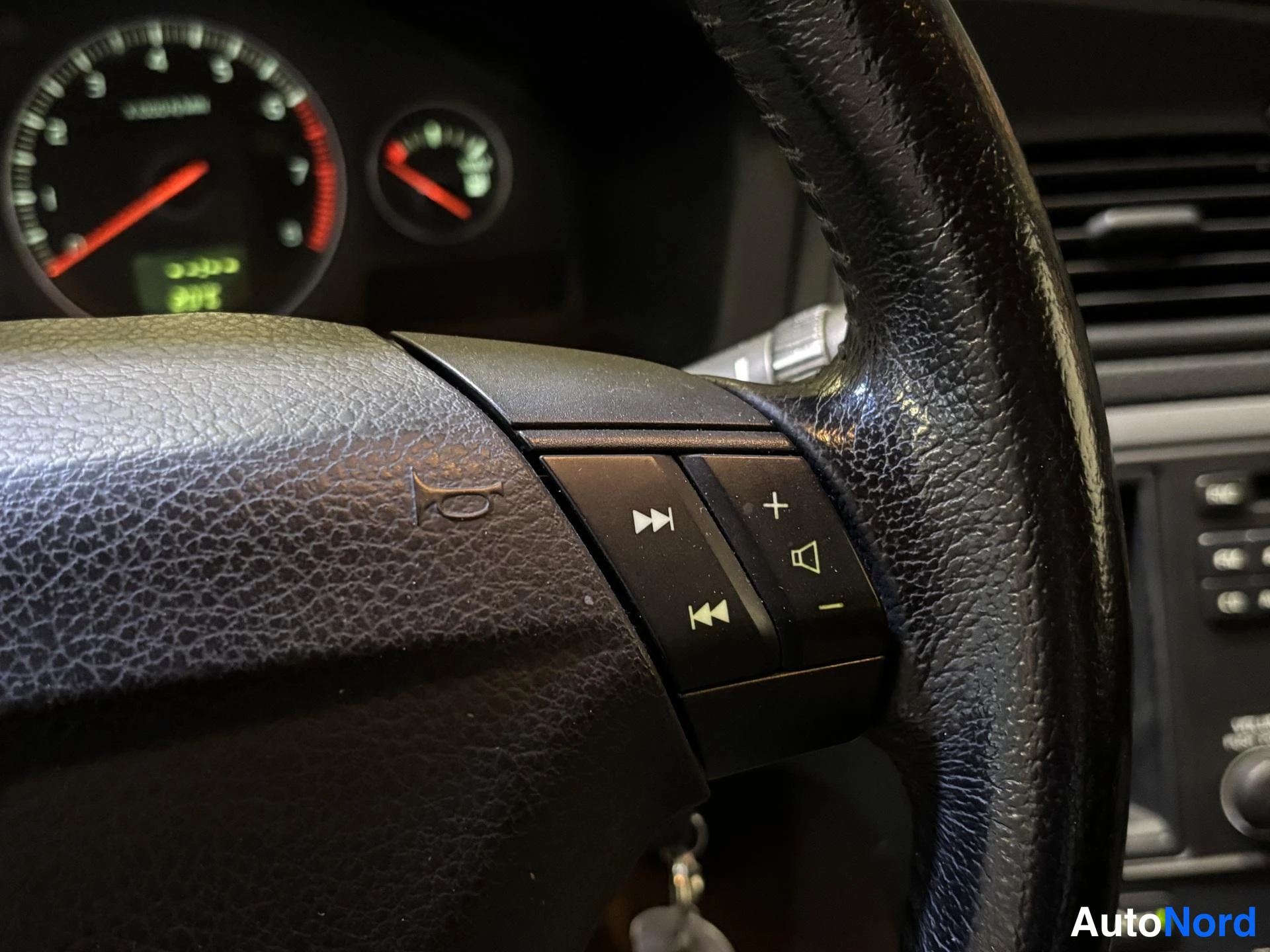 Green Volvo S60 2006, detail, photo 12