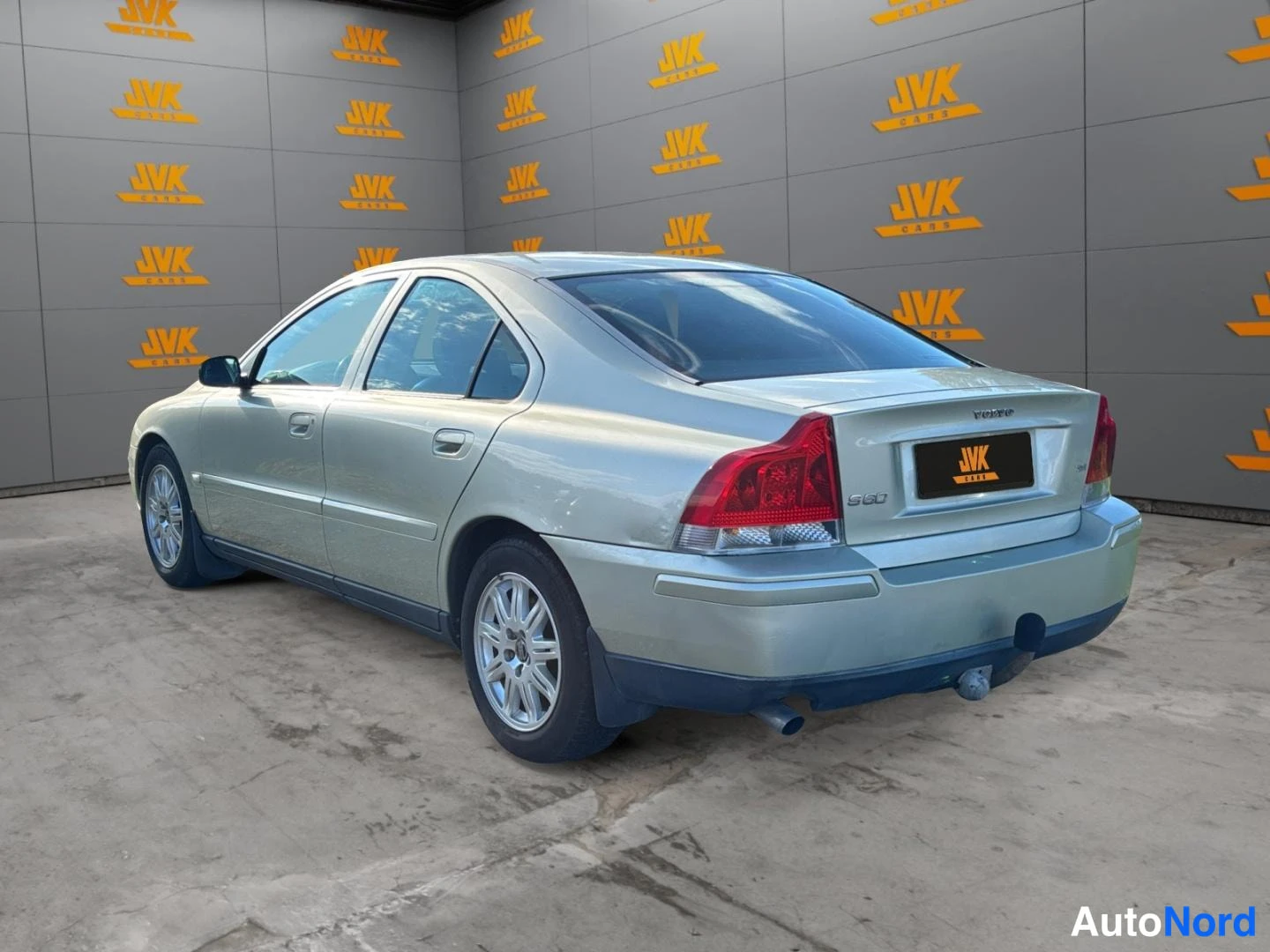 Green Volvo S60 2006, rear three-quarter, photo 6