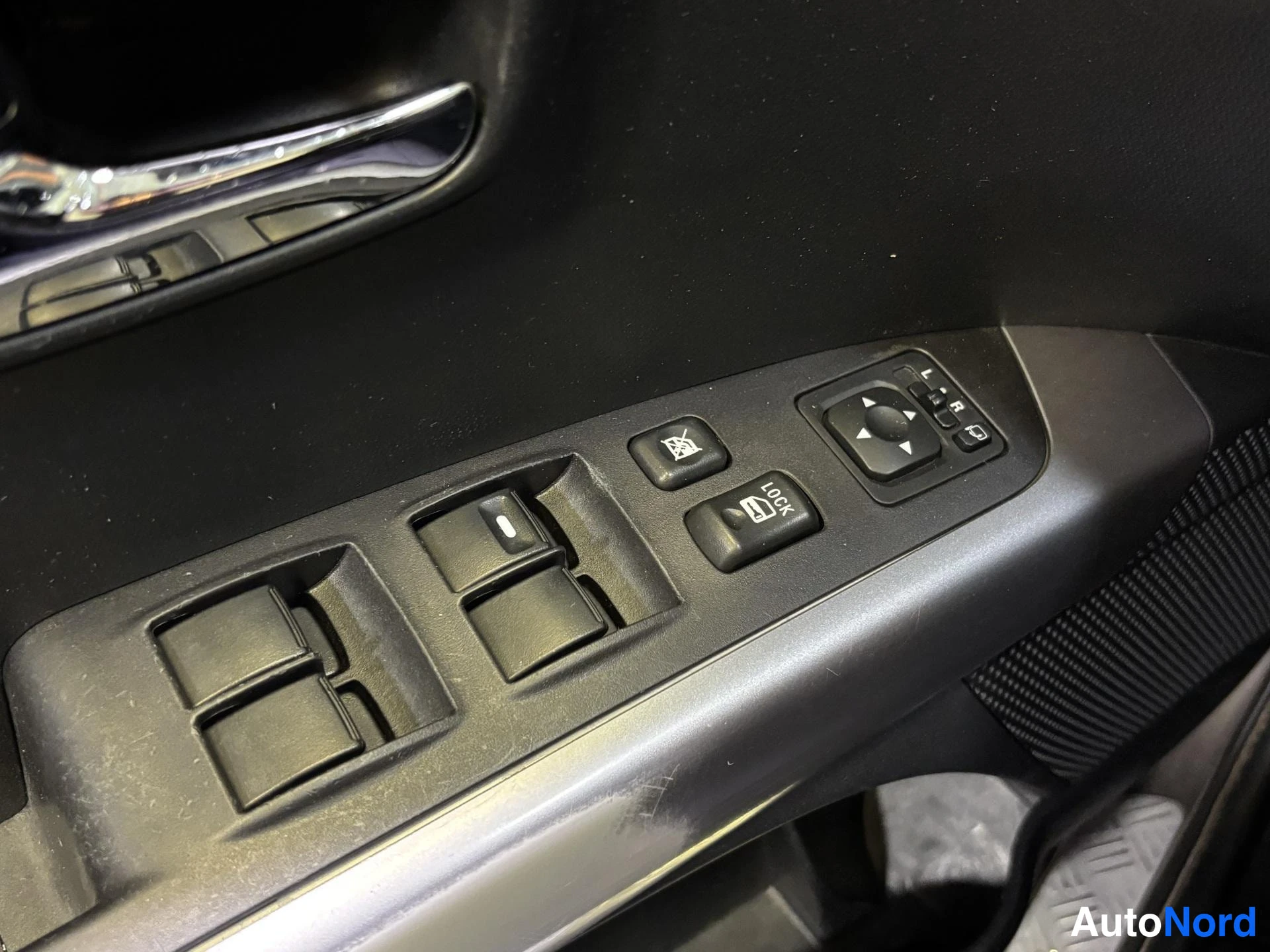 Grey Mitsubishi Outlander 2011, detail, photo 17