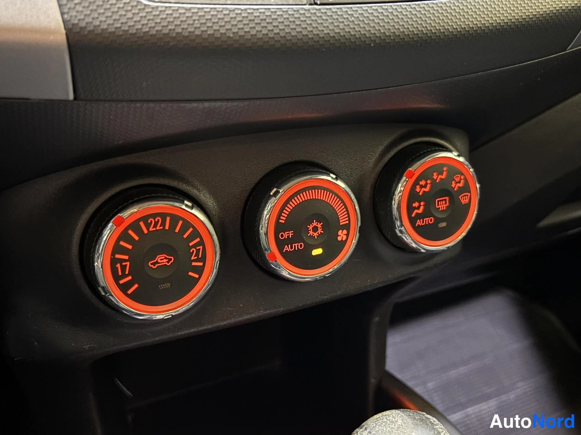 Grey Mitsubishi Outlander 2011, detail, photo 15