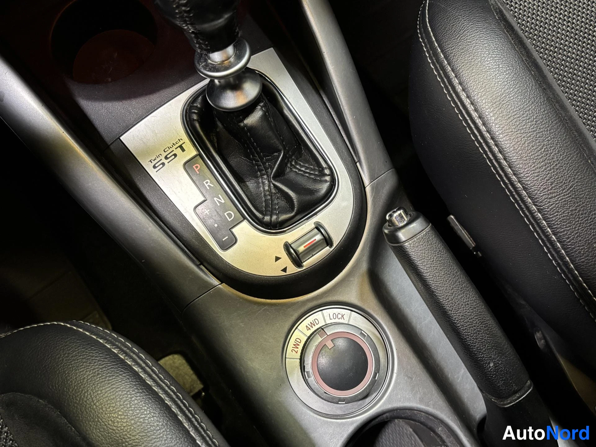 Grey Mitsubishi Outlander 2011, detail, photo 16