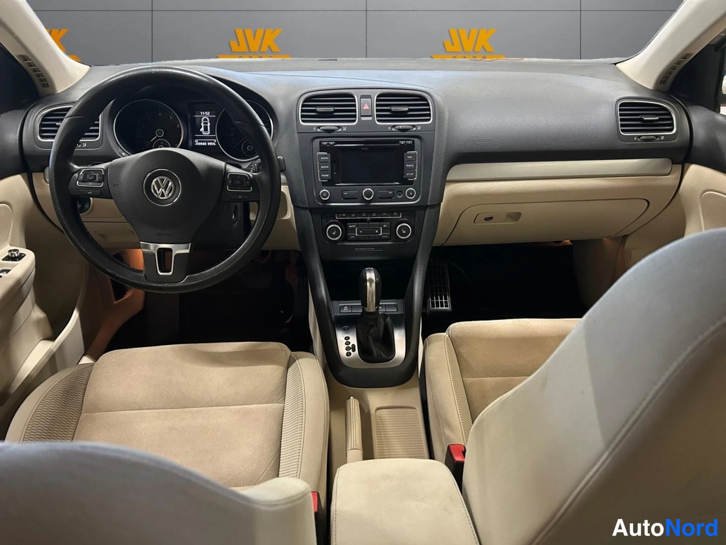 Silver Volkswagen Golf 2013, cockpit, photo 8