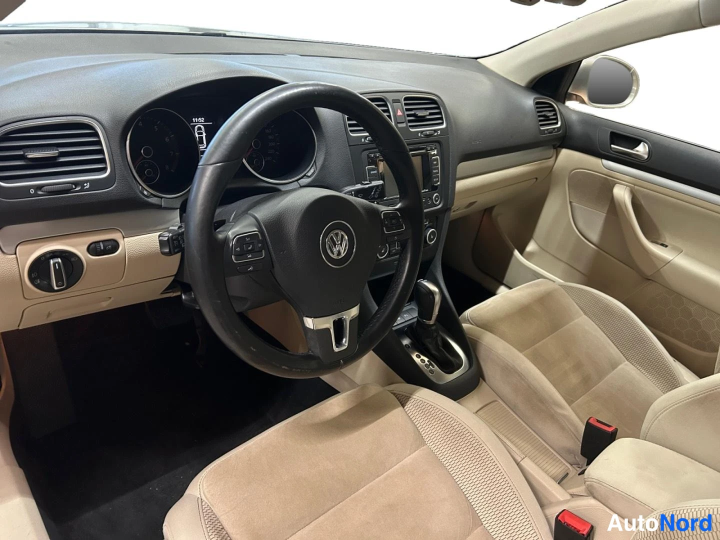 Silver Volkswagen Golf 2013, cockpit, photo 7