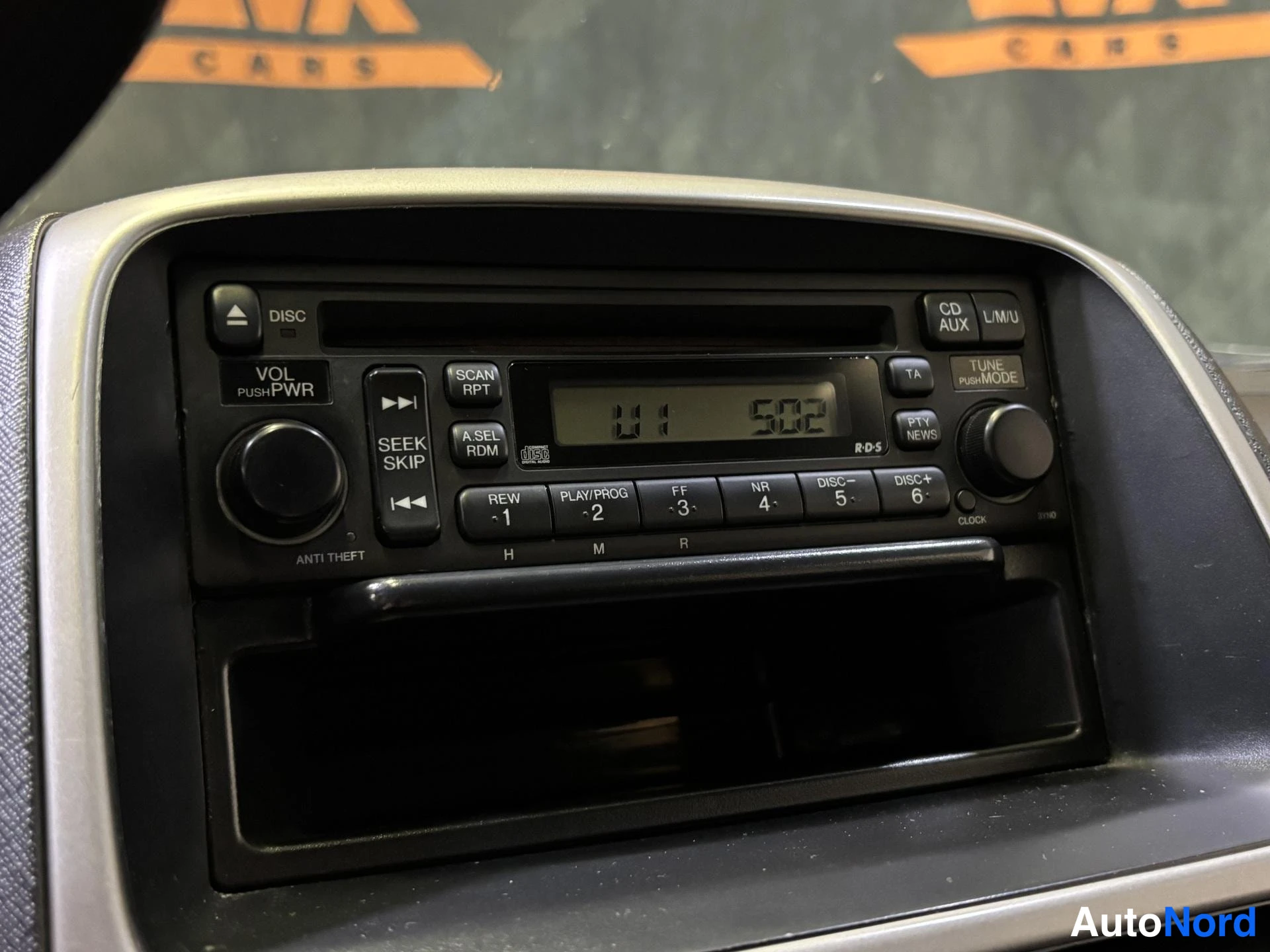 Grey Honda CR-V 2004, detail, photo 15