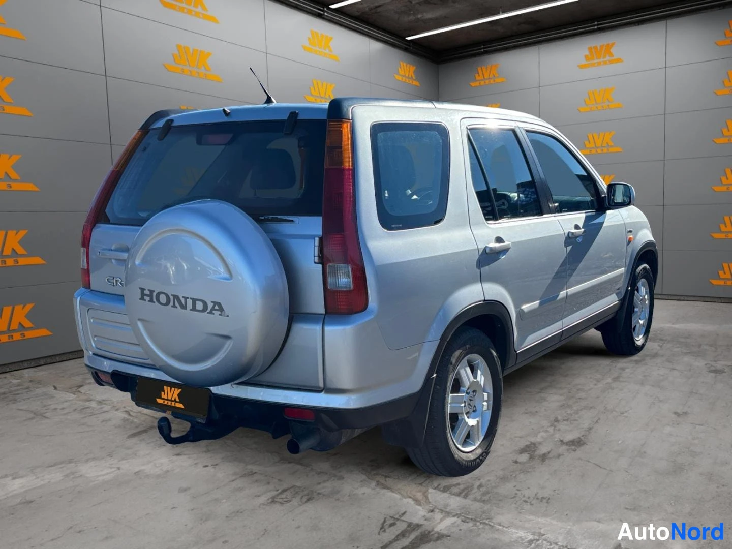 Grey Honda CR-V 2004, rear three-quarter, photo 5