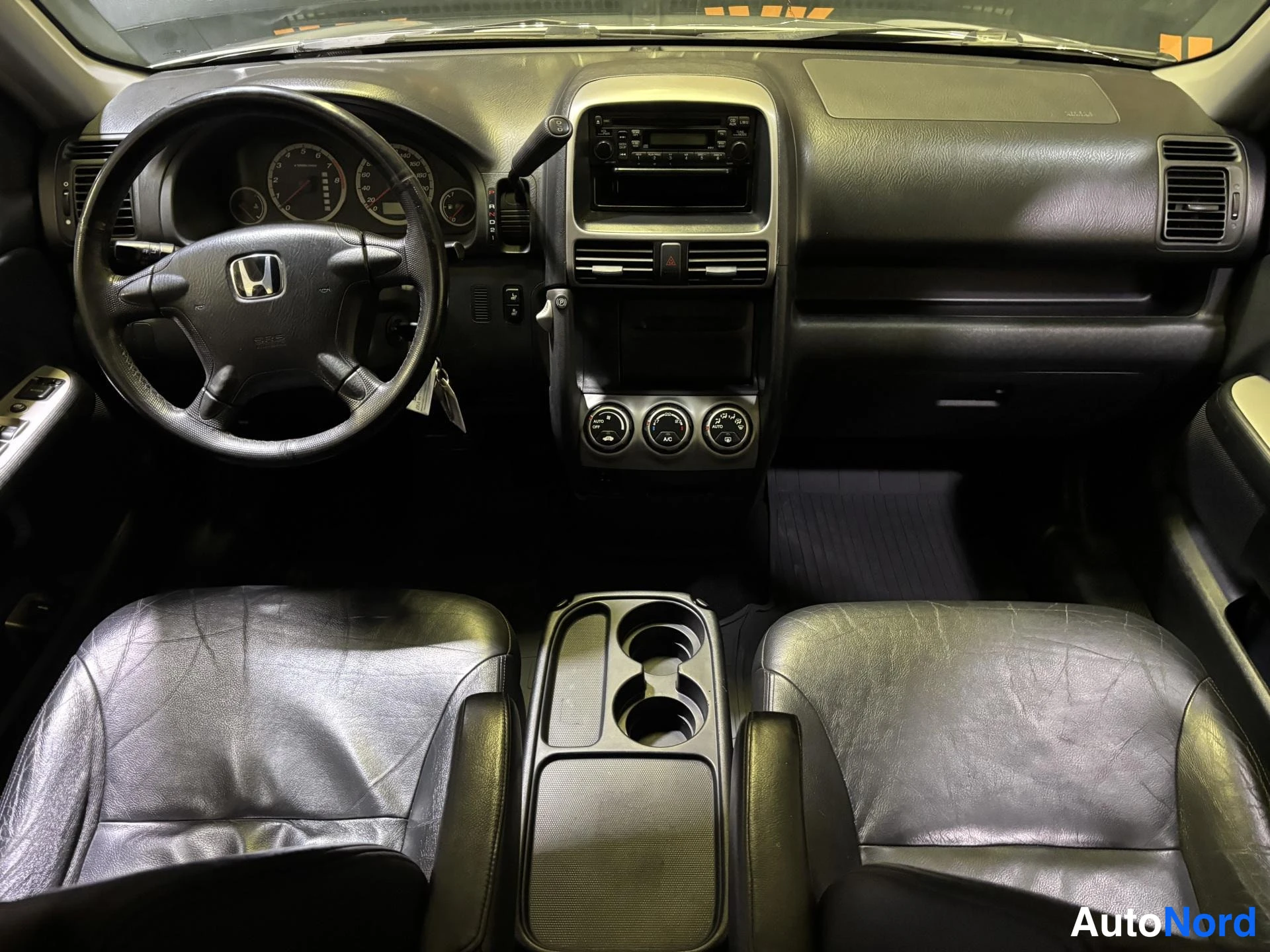 Grey Honda CR-V 2004, cockpit, photo 7
