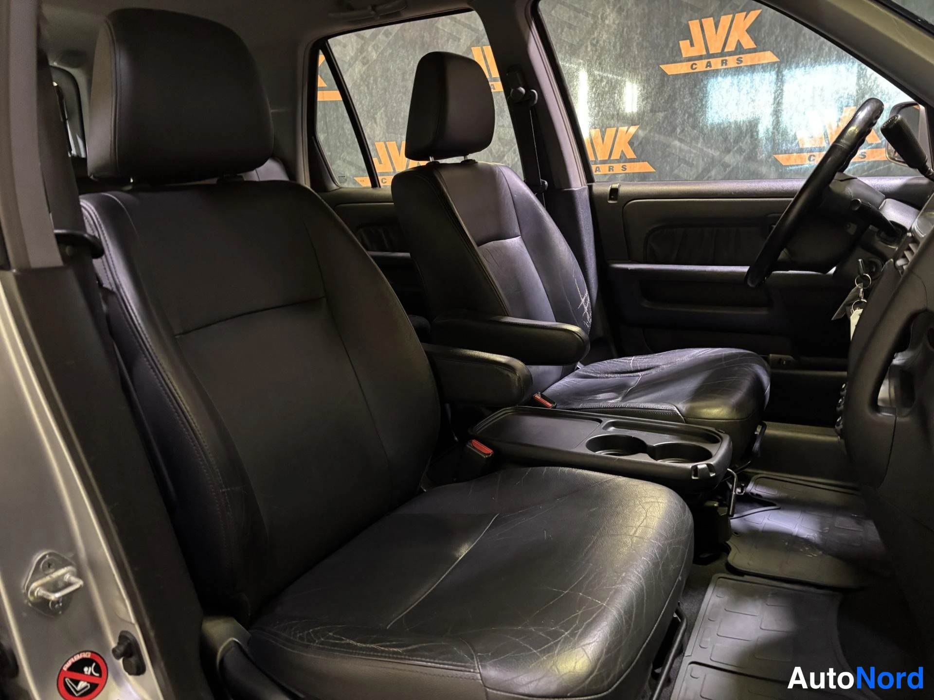 Grey Honda CR-V 2004, front seats, photo 10