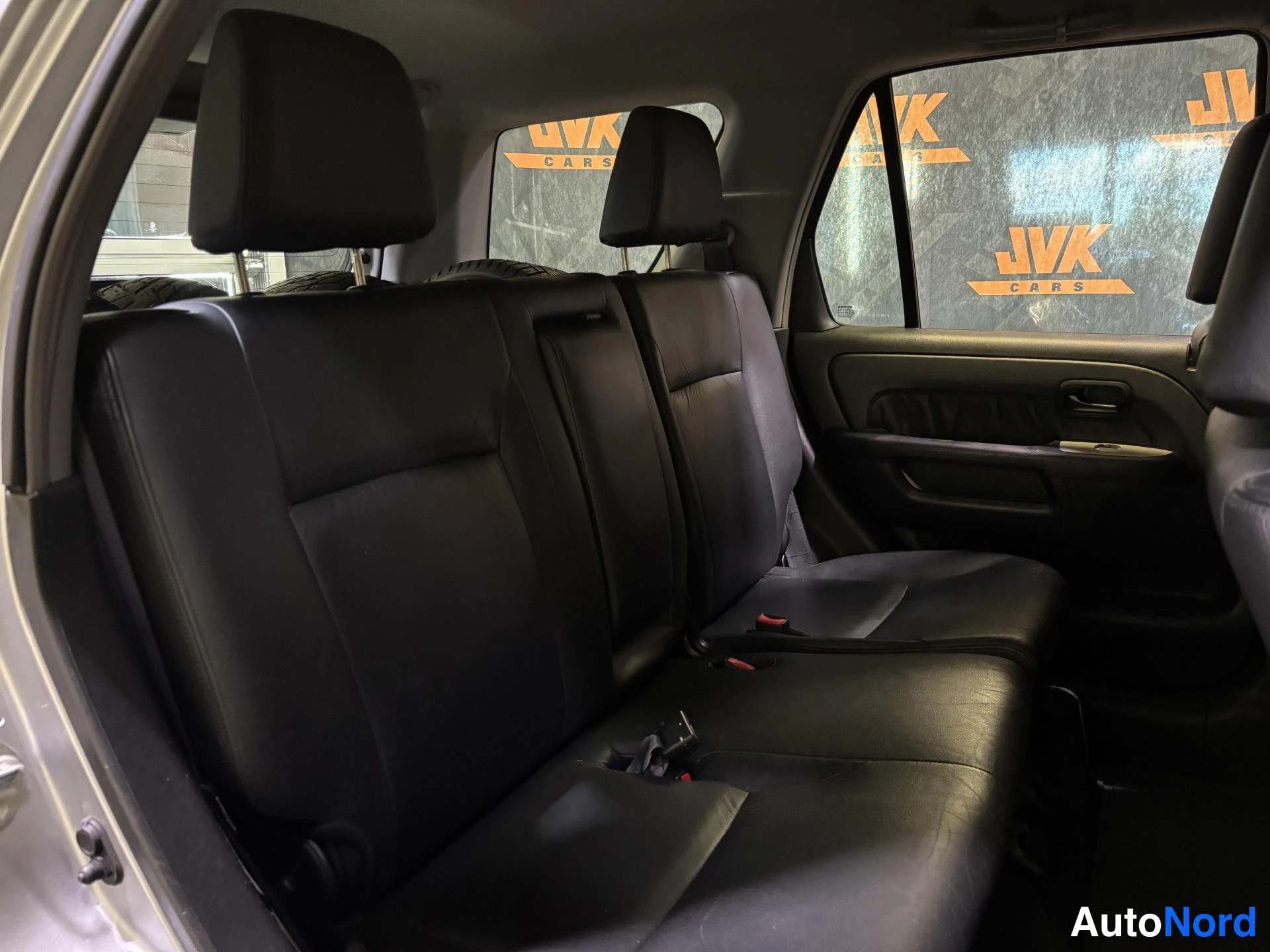 Grey Honda CR-V 2004, rear seats, photo 11
