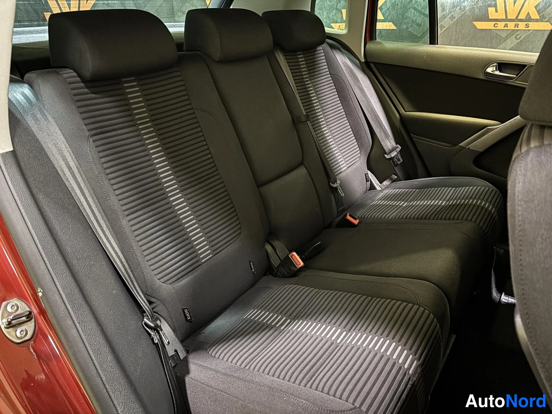 Red Volkswagen Tiguan 2009, rear seats, photo 11