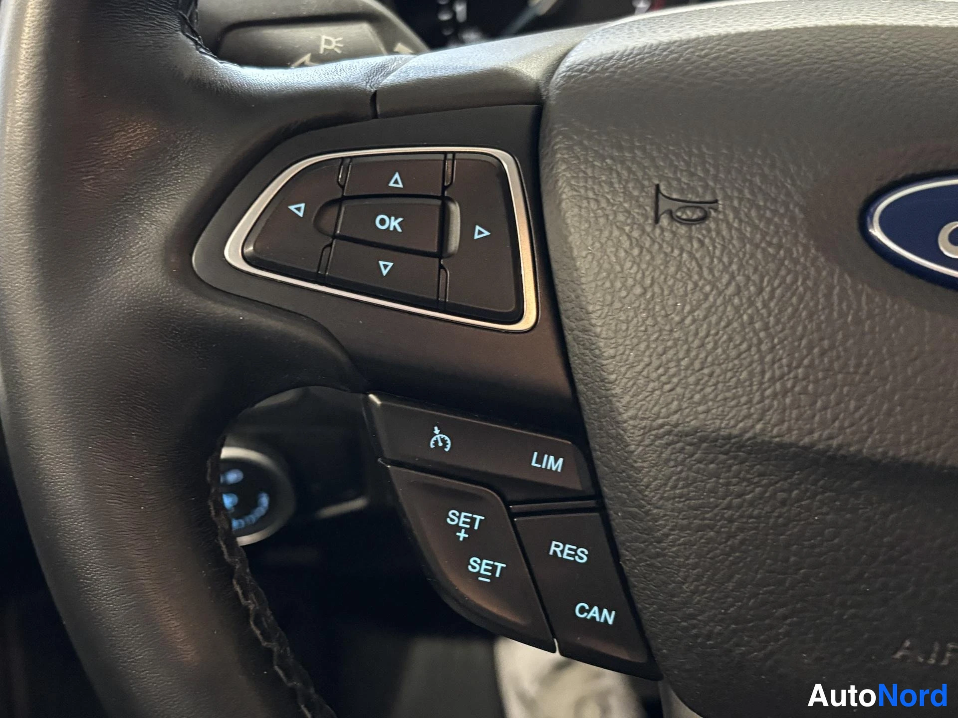 Grey Ford Focus 2015, detail, photo 16