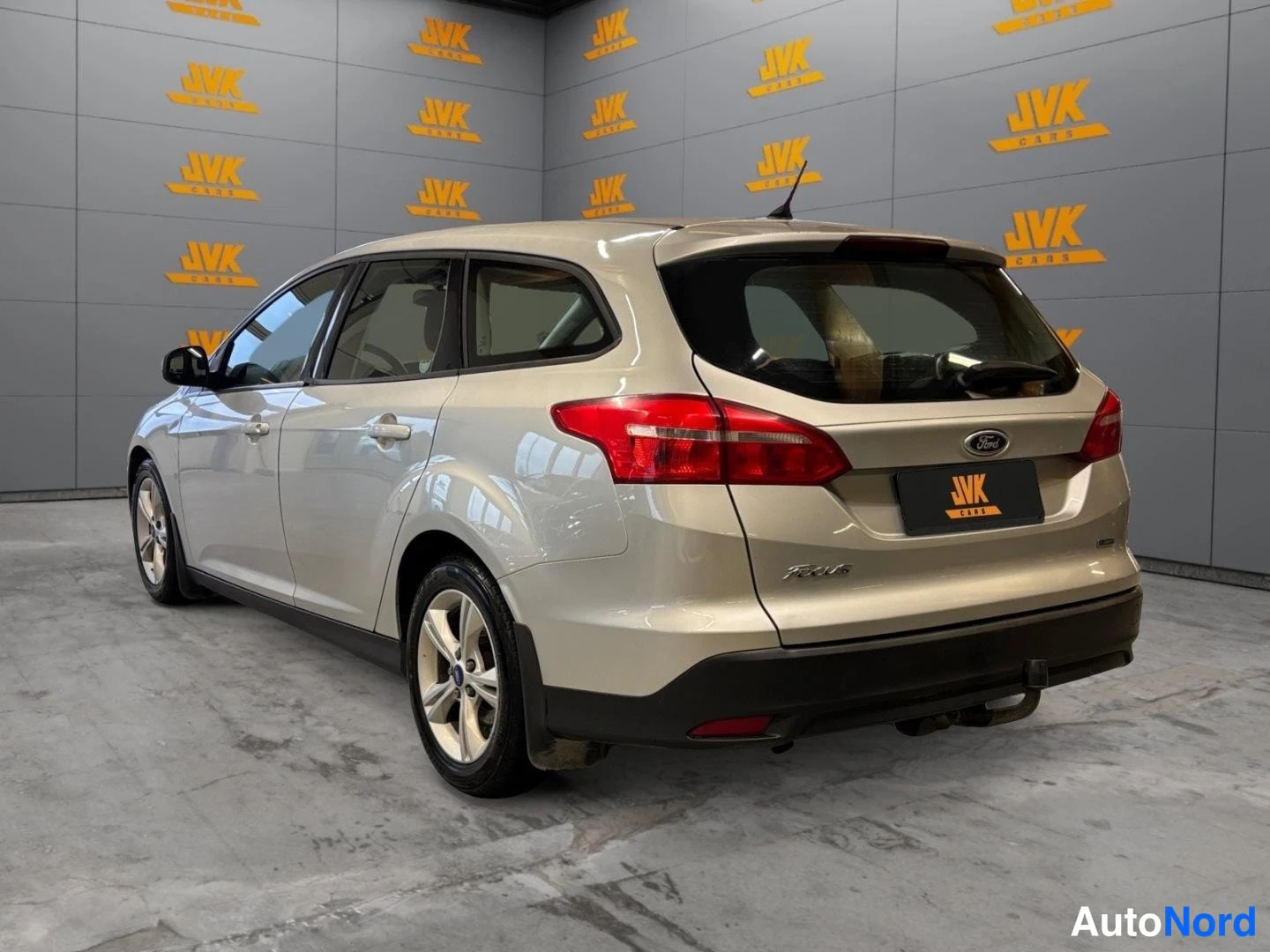 Grey Ford Focus 2015, rear three-quarter, photo 5
