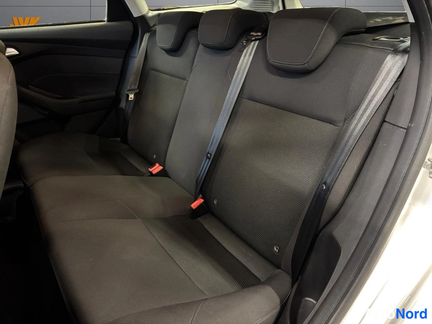 Grey Ford Focus 2015, rear seats, photo 11