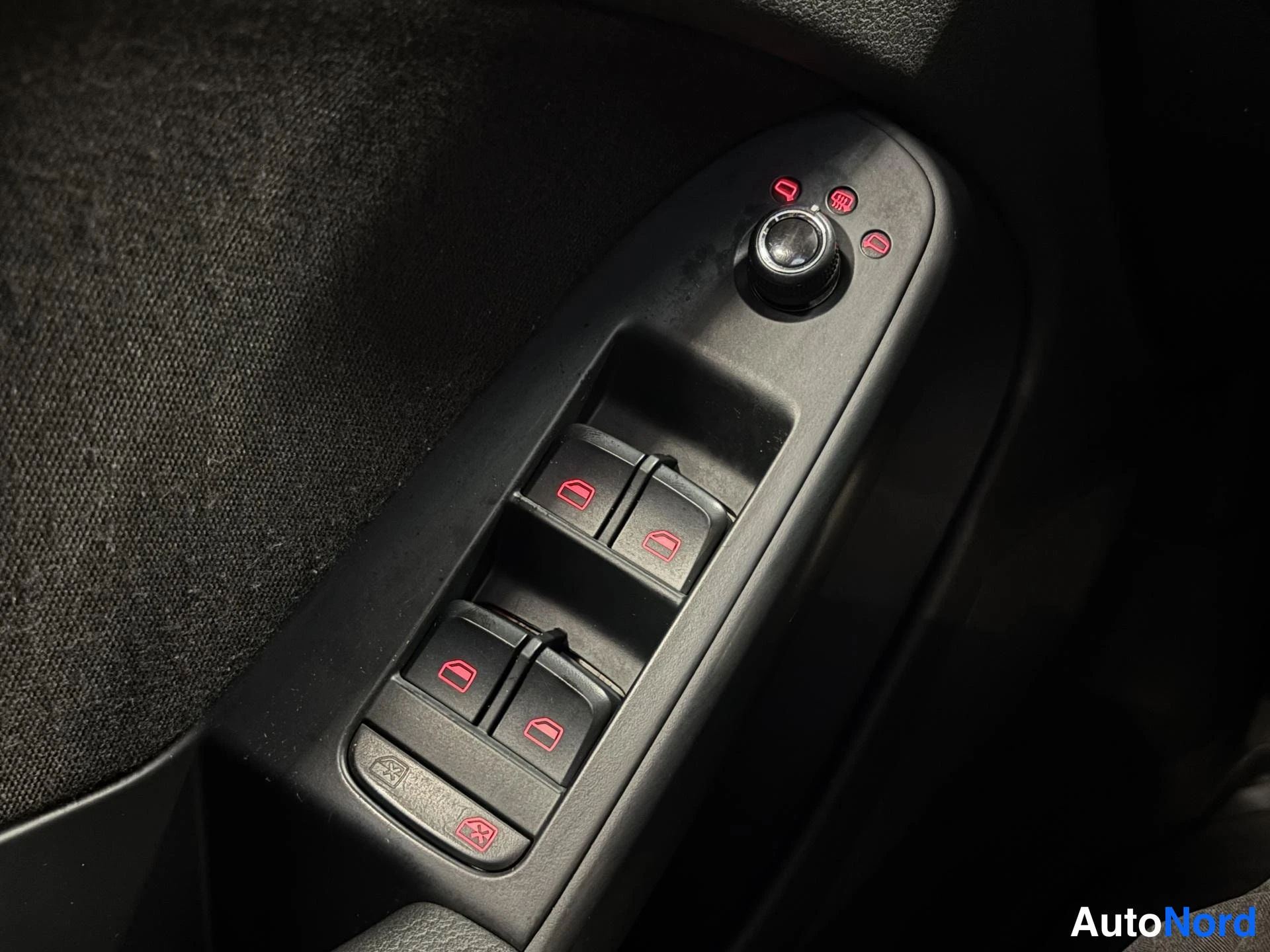 Grey Audi A4 2010, detail, photo 19