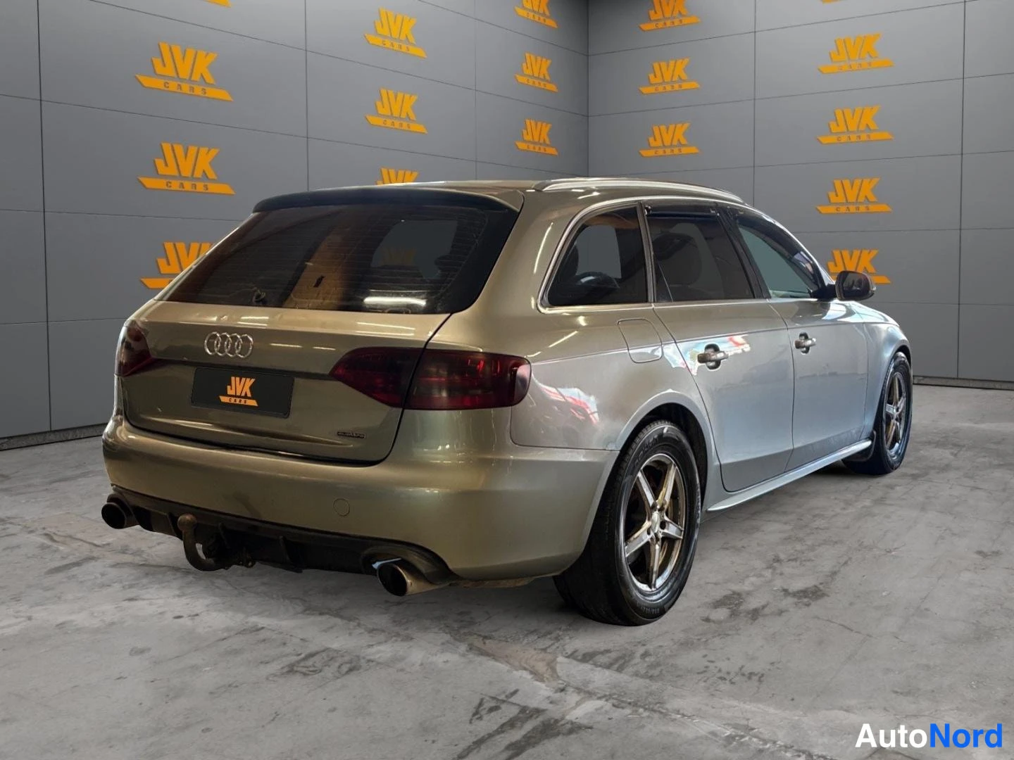 Grey Audi A4 2010, rear three-quarter, photo 6