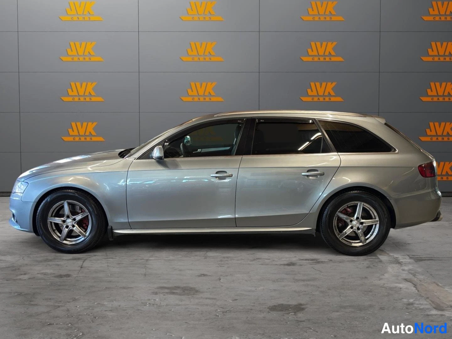 Grey Audi A4 2010, side, photo 4