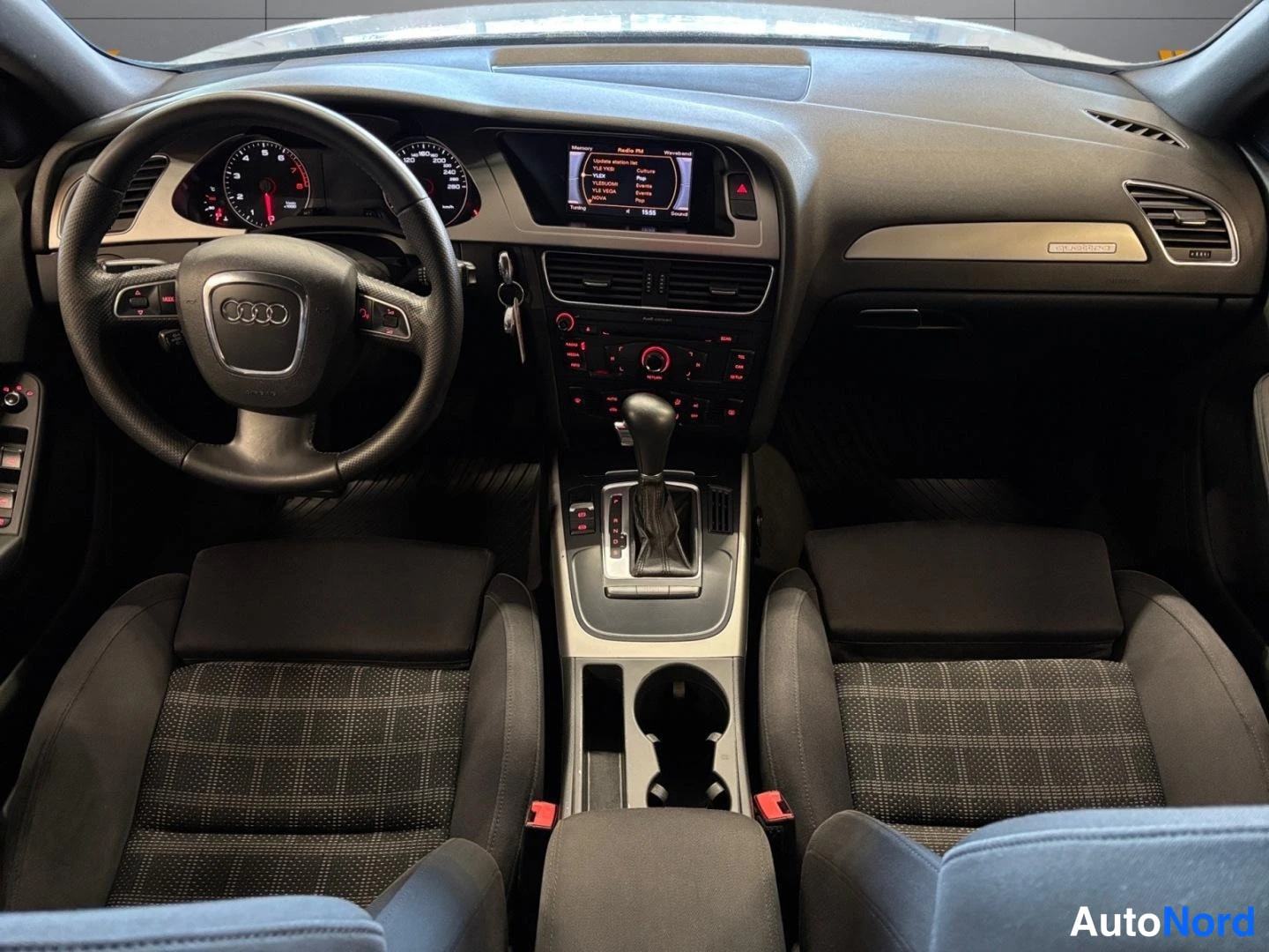 Grey Audi A4 2010, cockpit, photo 8