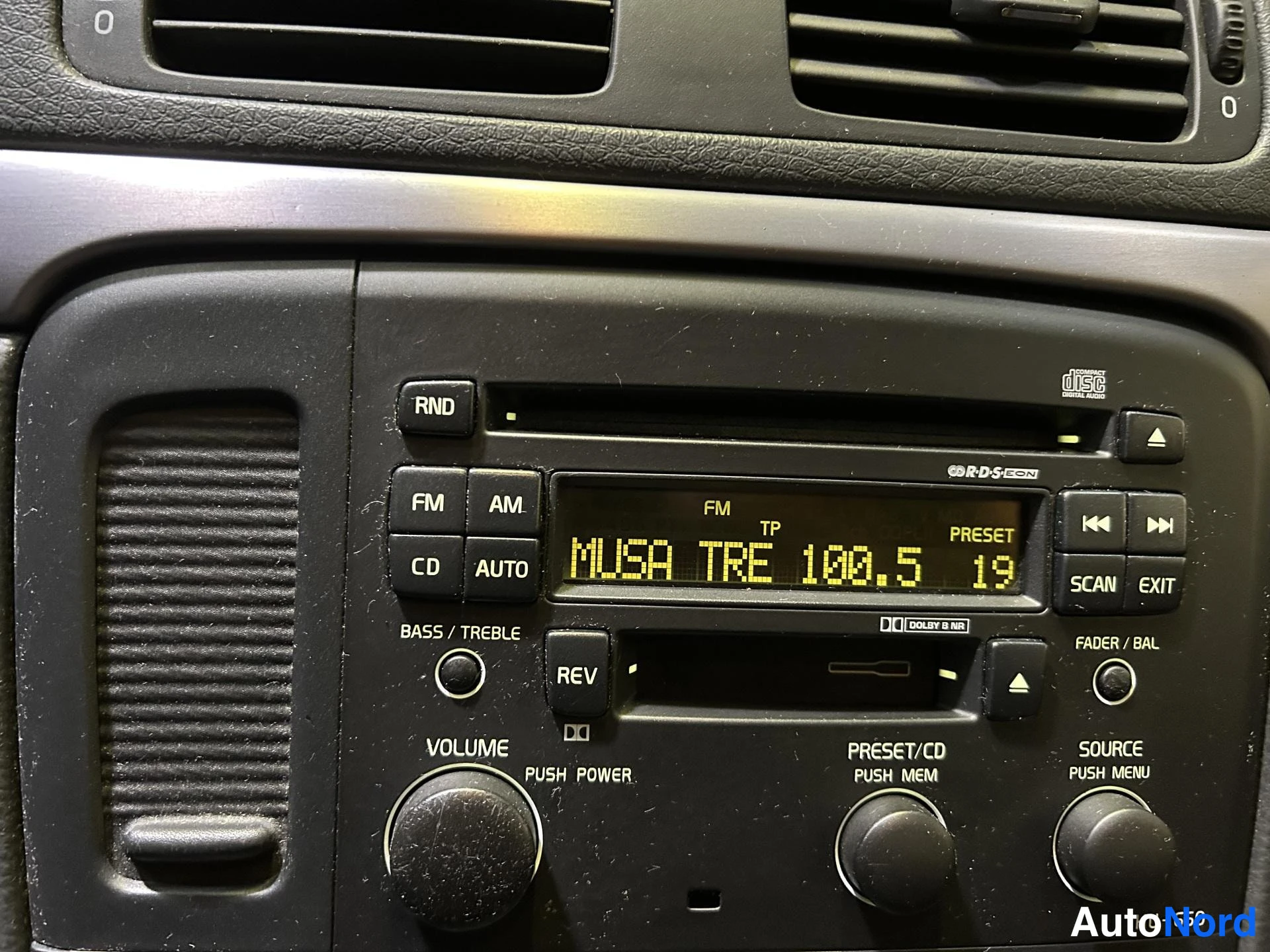 Grey Volvo S80 2006, detail, photo 12