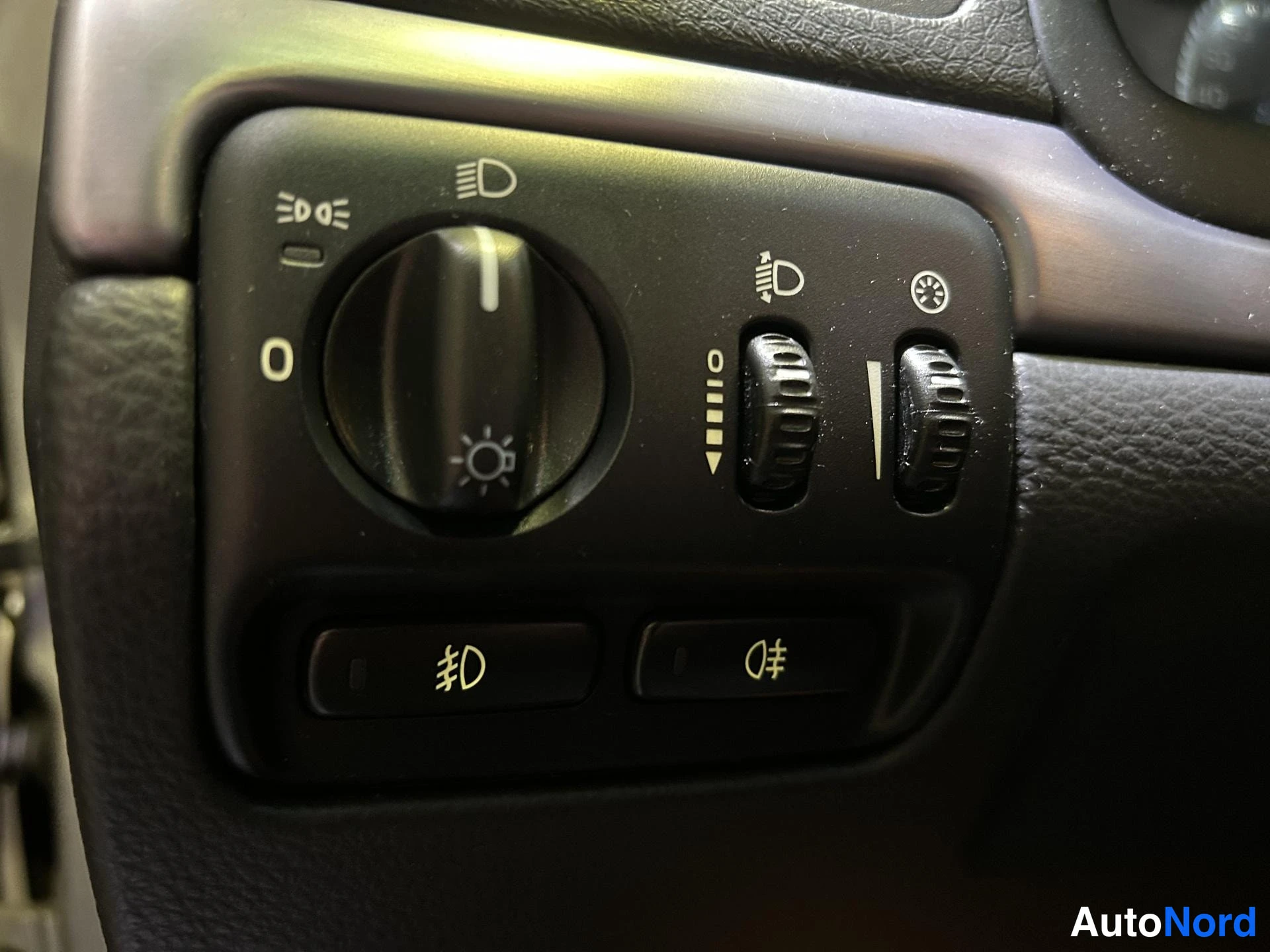 Grey Volvo S80 2006, detail, photo 14