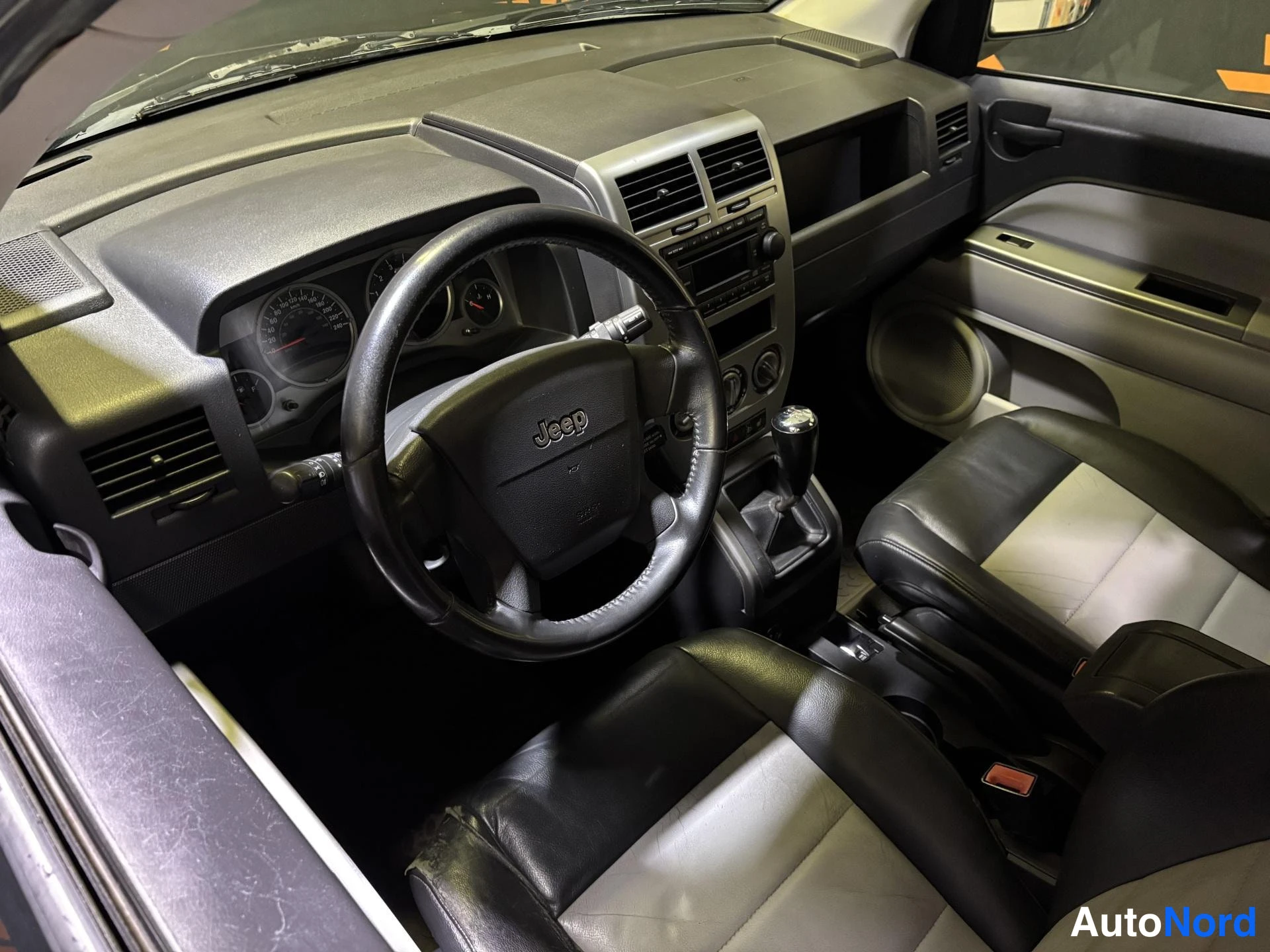 Black Jeep Compass 2008, cockpit, photo 7