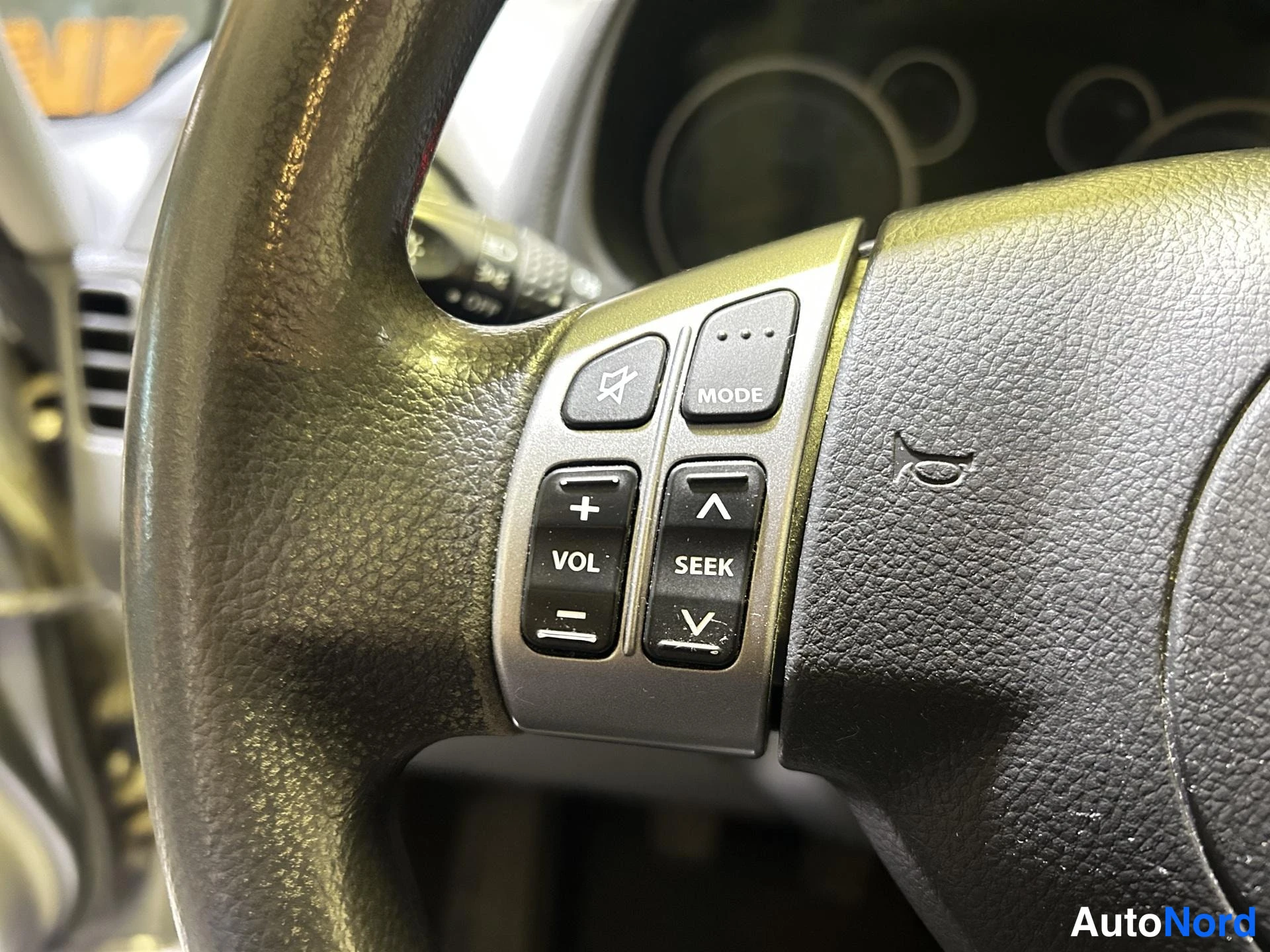 Grey Suzuki SX4 2011, detail, photo 12