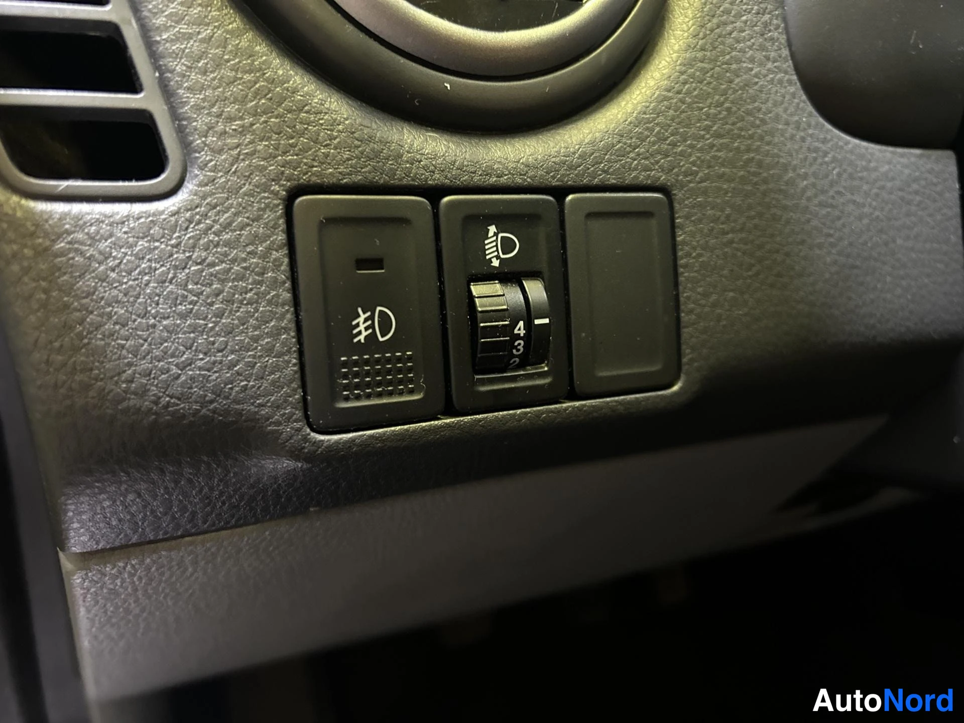 Grey Suzuki SX4 2011, detail, photo 15