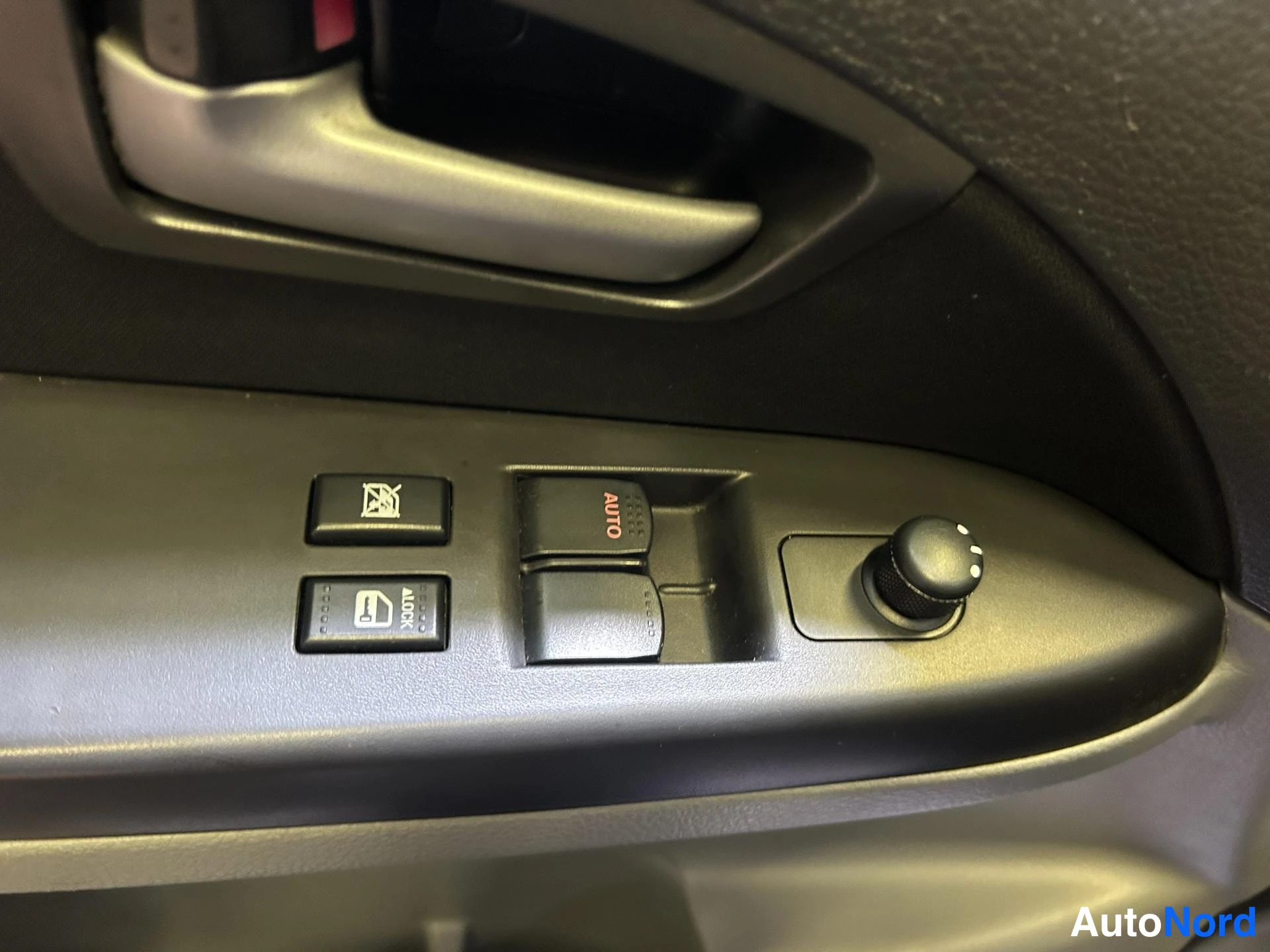 Grey Suzuki SX4 2011, detail, photo 16