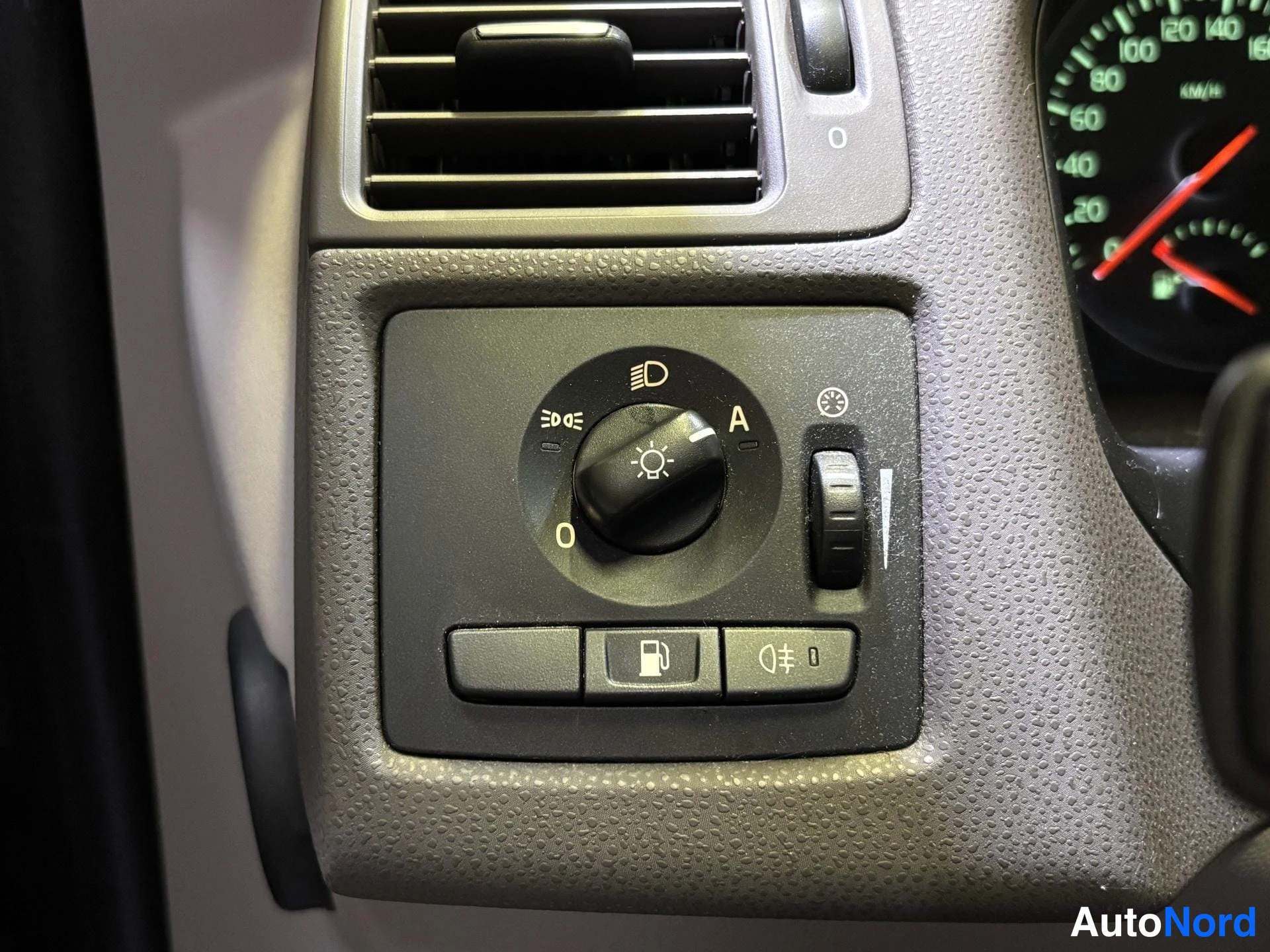Grey Volvo V50 2011, detail, photo 15
