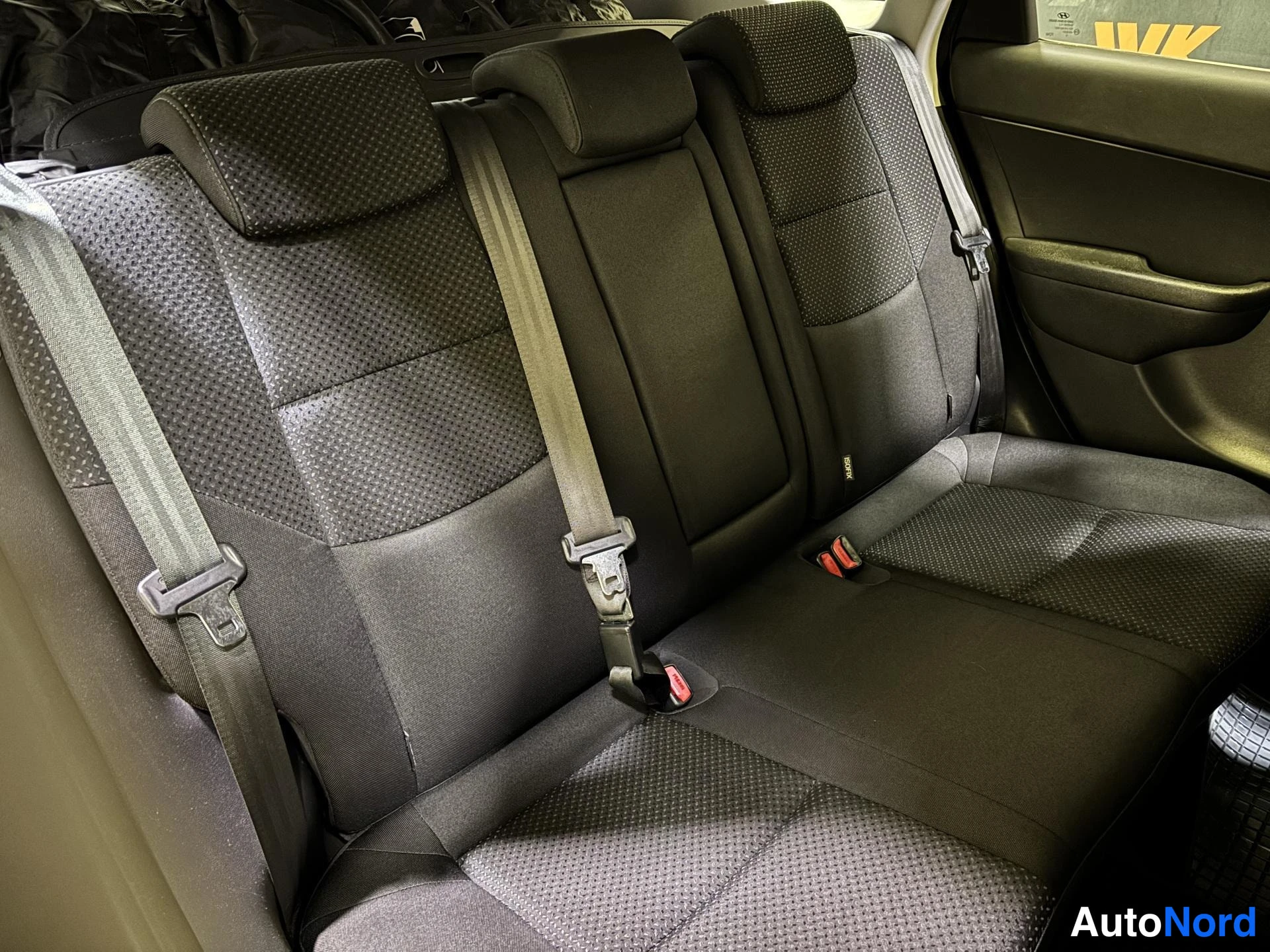 Silver Hyundai i30 2010, rear seats, photo 11