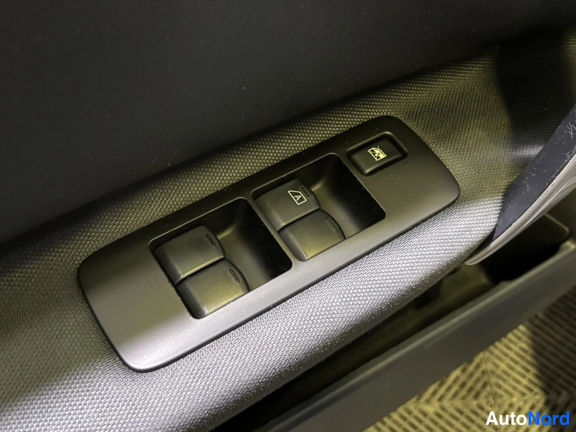 Grey Nissan Qashqai+2 2013, detail, photo 14