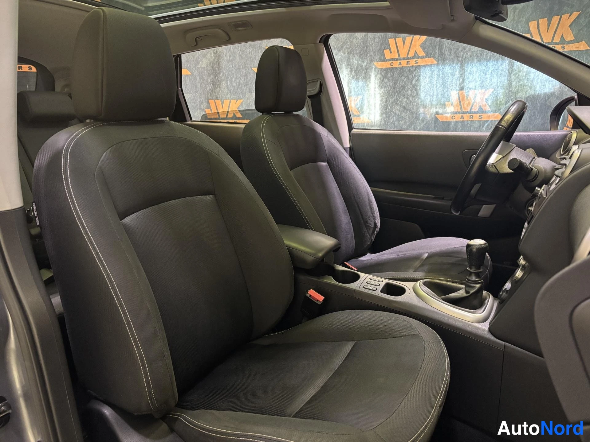 Grey Nissan Qashqai+2 2013, front seats, photo 8