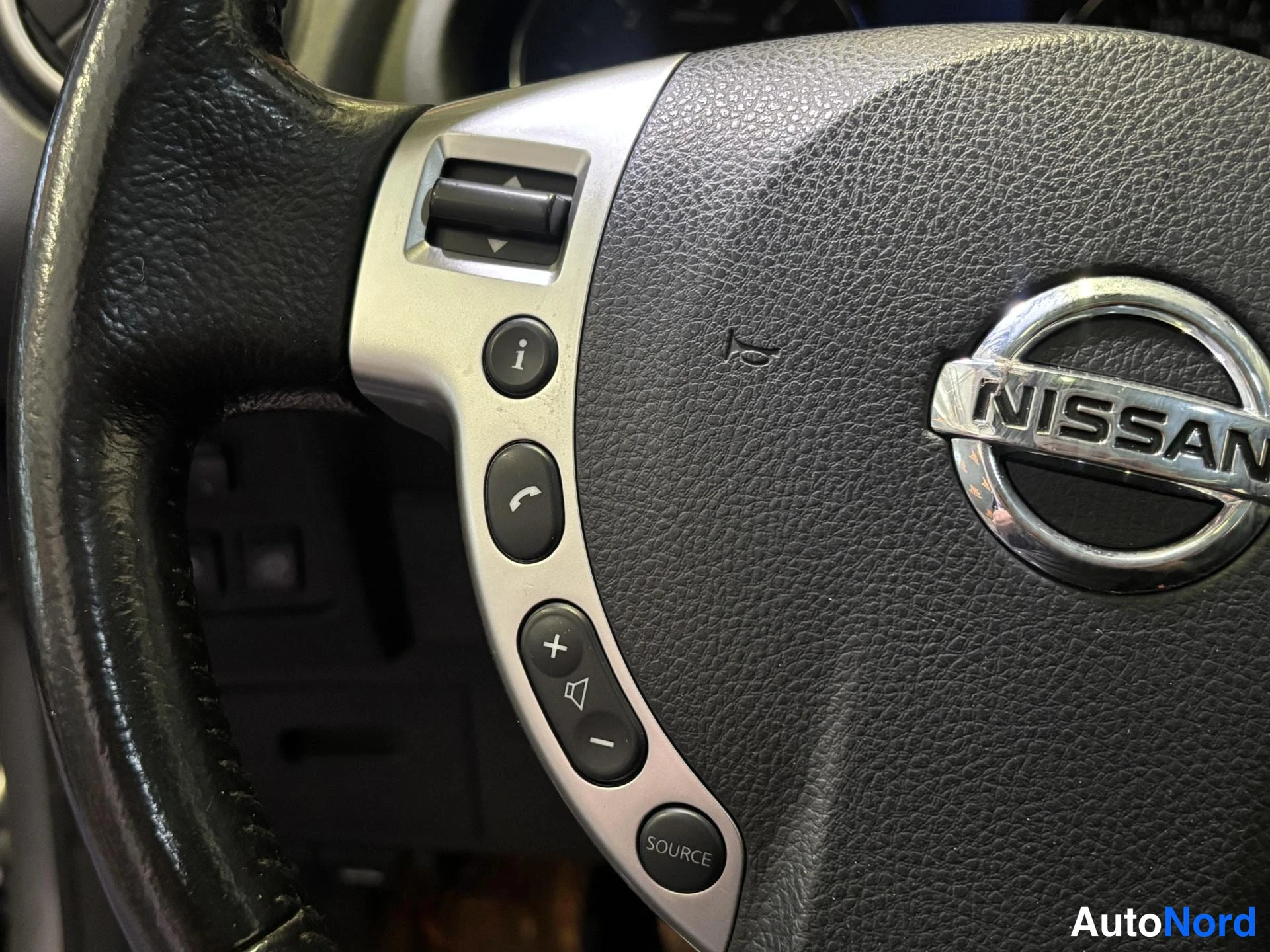Grey Nissan Qashqai+2 2013, detail, photo 11