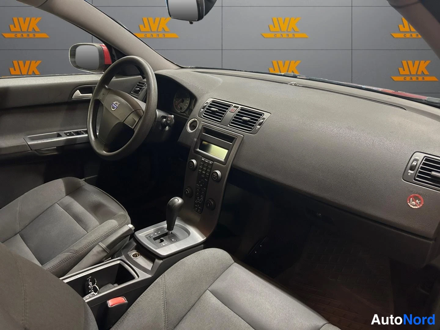 Red Volvo V50 2007, cockpit, photo 9